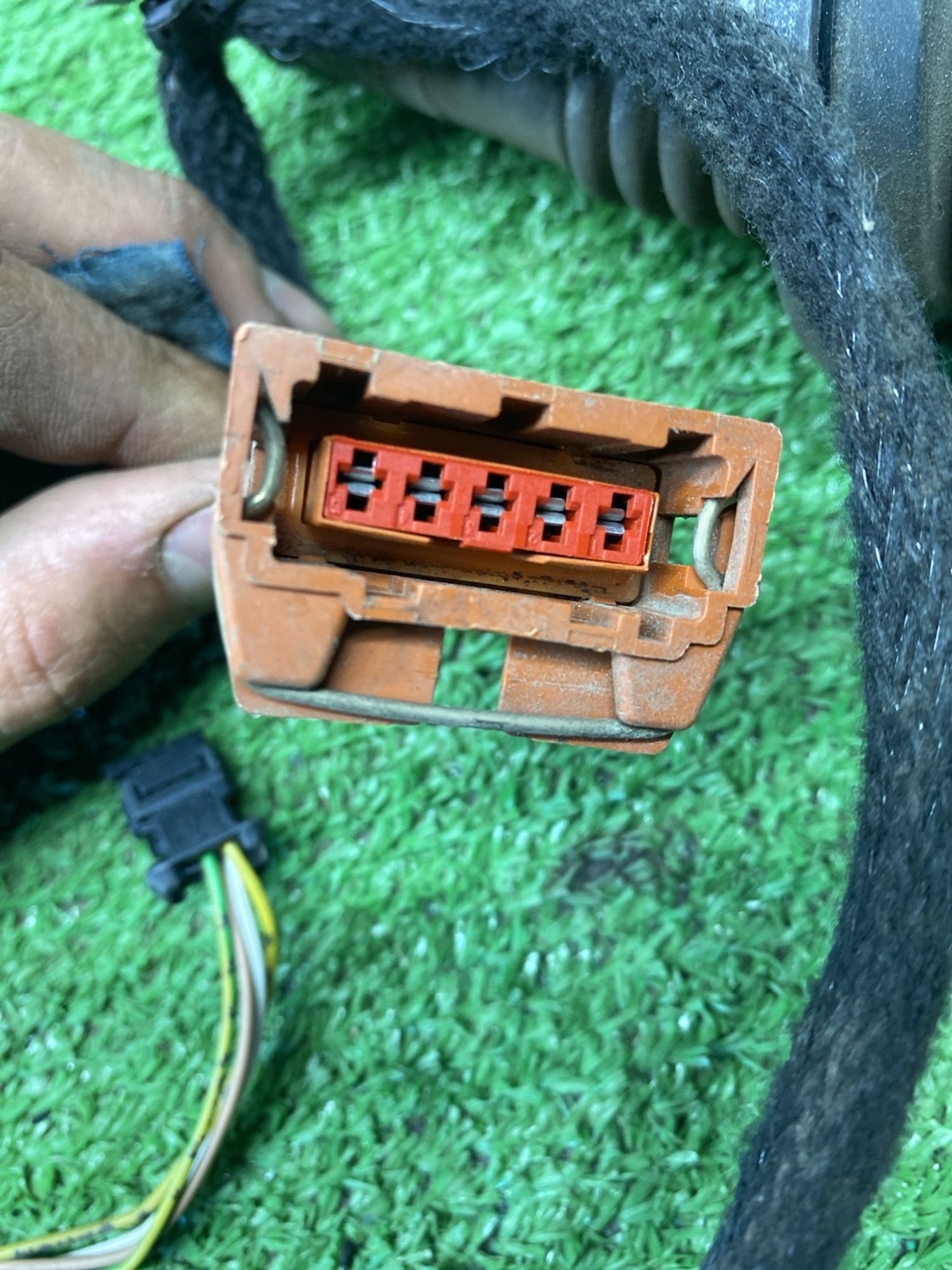 https://ycs.partsauto.market/partsauto-images/thmbs/userImages/cca1856e256b5441544f9aba03b424a6/part/2cf8749e-d821-4d5e-8afe-333ce25a0886_1777458274303.jpg