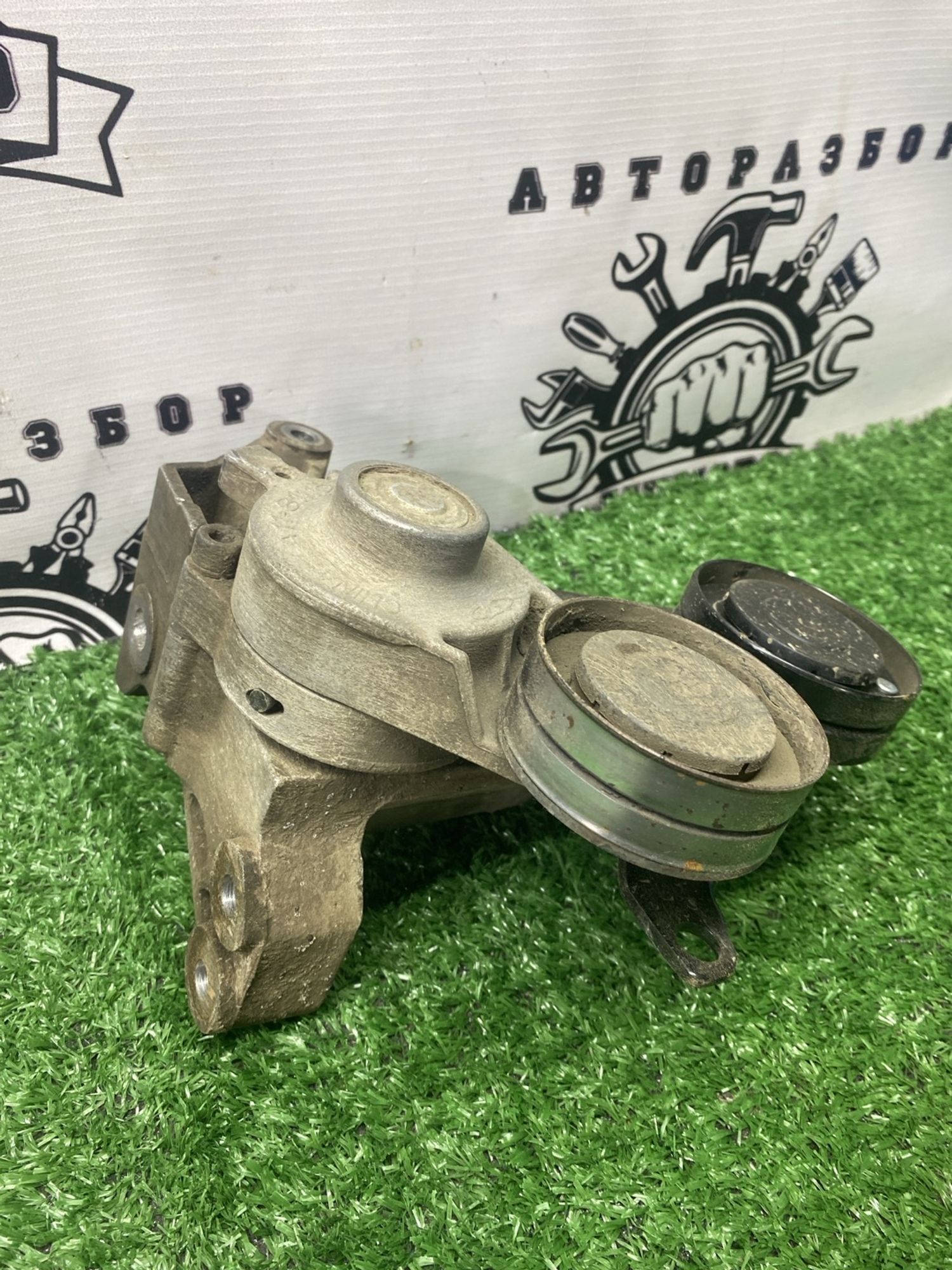 https://ycs.partsauto.market/partsauto-images/thmbs/userImages/cca1856e256b5441544f9aba03b424a6/part/2dd2debc-733f-415e-a960-552ecd409775_1780904953251.jpg