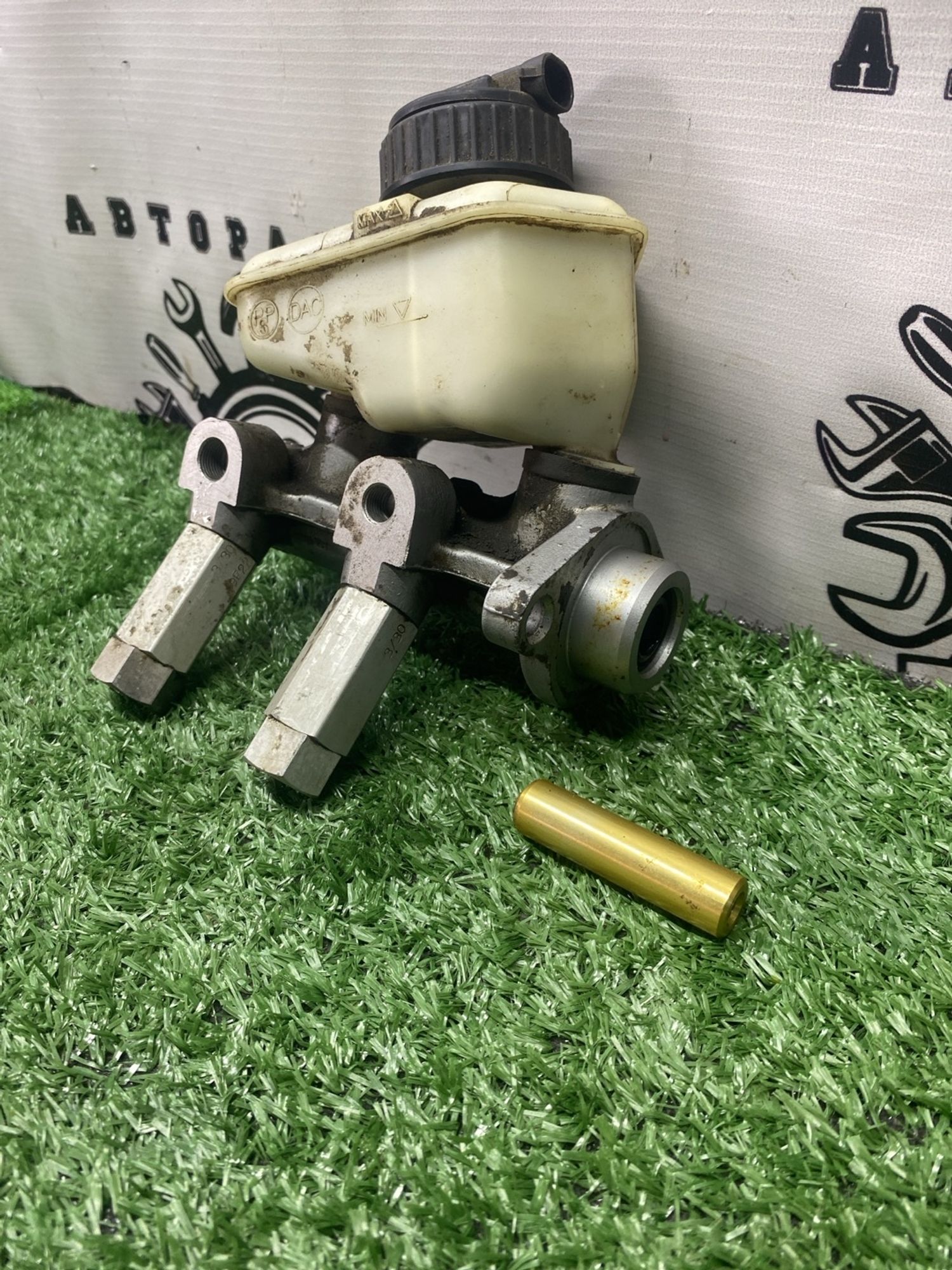 https://ycs.partsauto.market/partsauto-images/thmbs/userImages/cca1856e256b5441544f9aba03b424a6/part/31cf8165-a1ef-4544-8aef-0ec218fd13d1_1780482195871.jpg