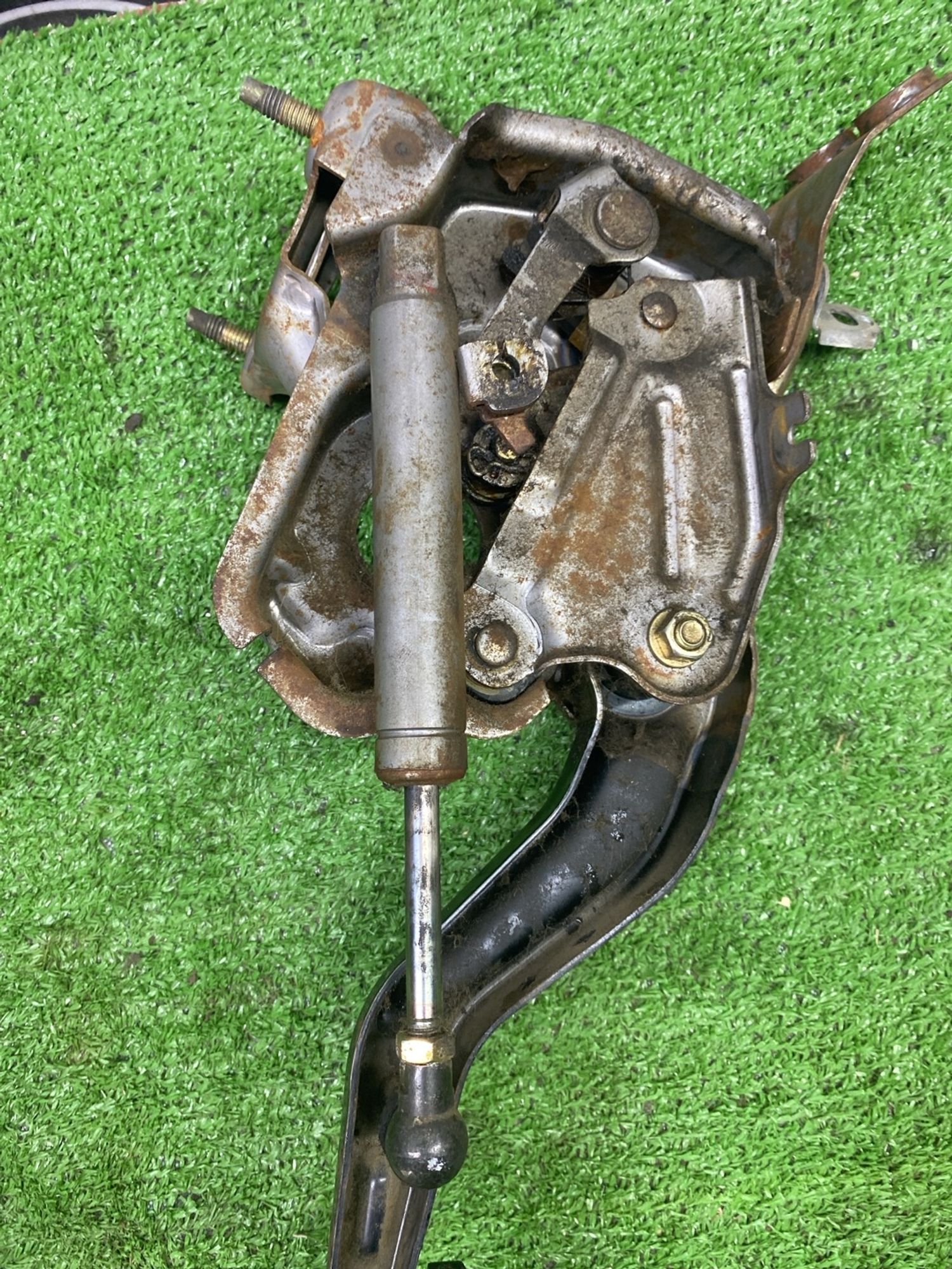 https://ycs.partsauto.market/partsauto-images/thmbs/userImages/cca1856e256b5441544f9aba03b424a6/part/3311bfa2-52ce-4207-a6cc-c7662fdcbb10_1786964294636.jpg