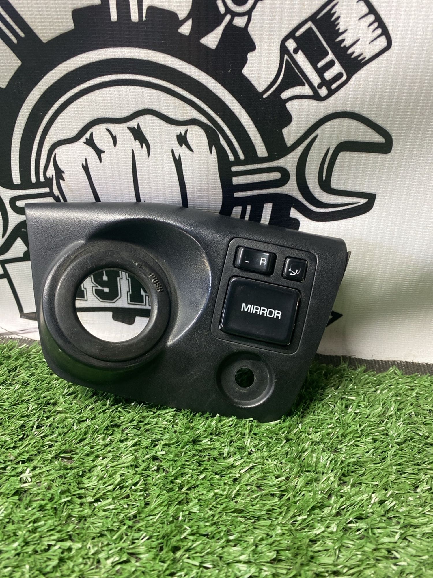 https://ycs.partsauto.market/partsauto-images/thmbs/userImages/cca1856e256b5441544f9aba03b424a6/part/3327103a-107d-4597-b824-c3d23a844b15_1786102285640.jpg