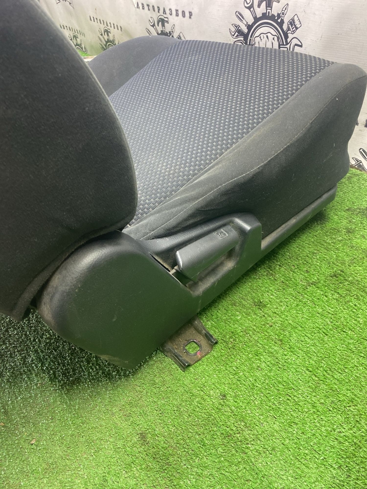https://ycs.partsauto.market/partsauto-images/thmbs/userImages/cca1856e256b5441544f9aba03b424a6/part/3328745f-d512-4c5f-a99a-9597ed9c2a47_1779702892504.jpg