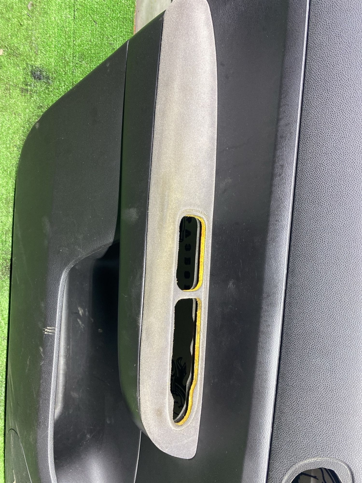 https://ycs.partsauto.market/partsauto-images/thmbs/userImages/cca1856e256b5441544f9aba03b424a6/part/34571325-c3be-41a1-8f2e-353220b60c99_1777373517717.jpg