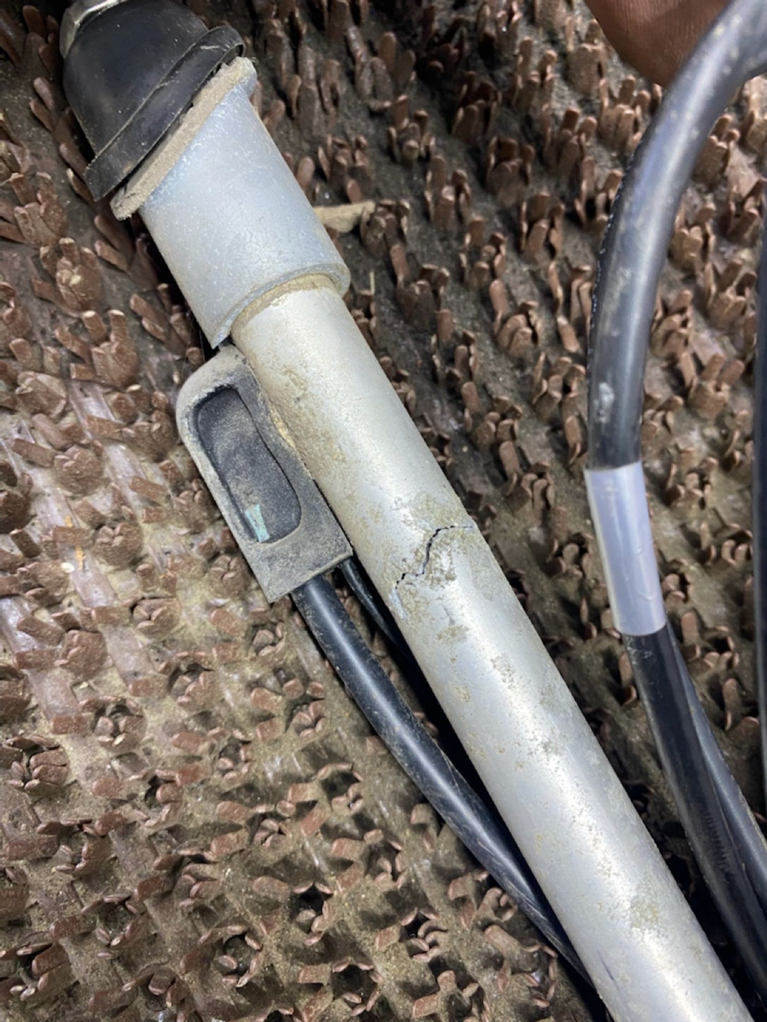 https://ycs.partsauto.market/partsauto-images/thmbs/userImages/cca1856e256b5441544f9aba03b424a6/part/35a097ed-e36b-4d86-8134-4f2639fb446c_1748687211410.jpg