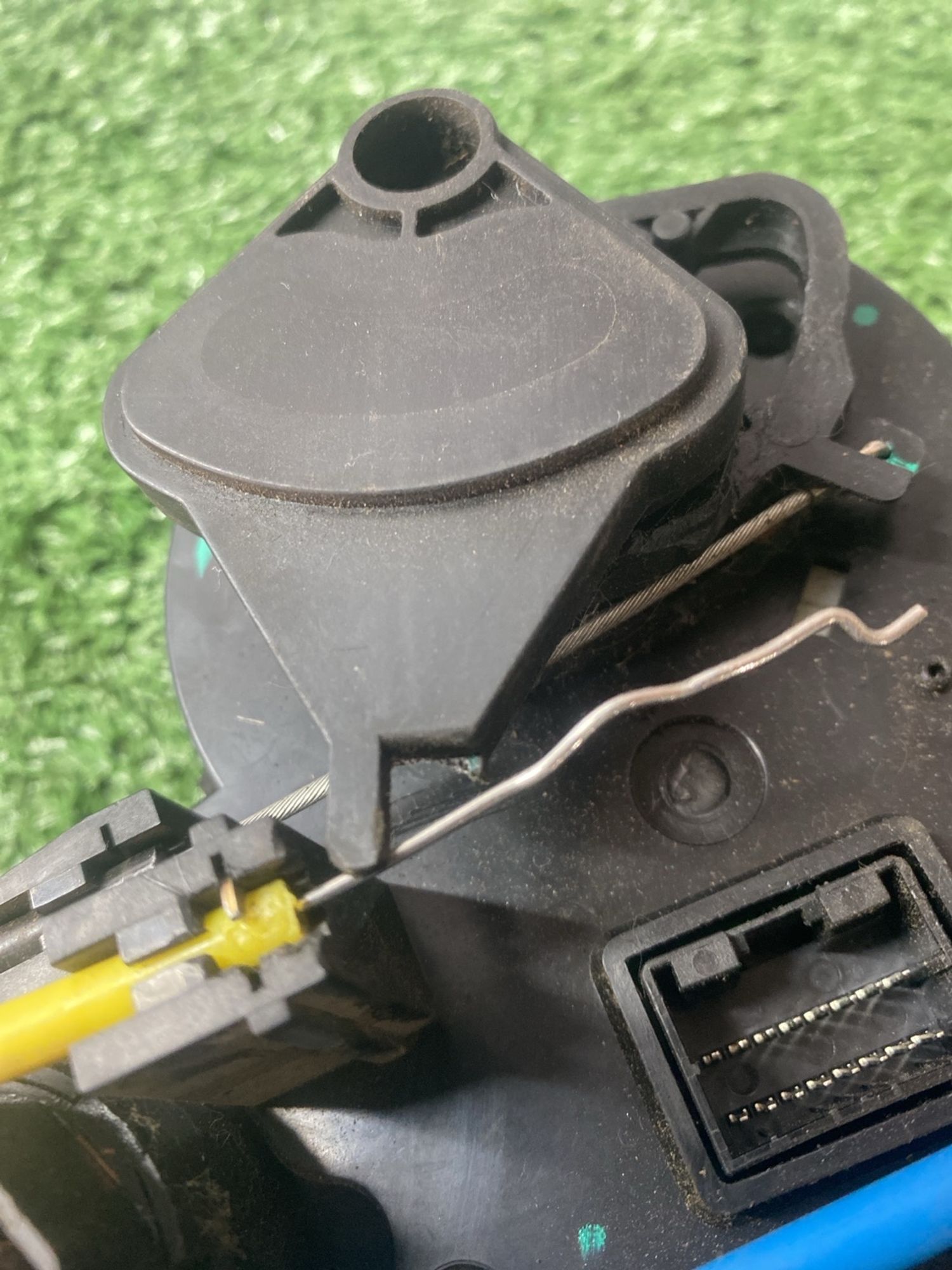 https://ycs.partsauto.market/partsauto-images/thmbs/userImages/cca1856e256b5441544f9aba03b424a6/part/38d1db9c-c45f-40c6-b984-64c9d2d4d369_1781076326334.jpg
