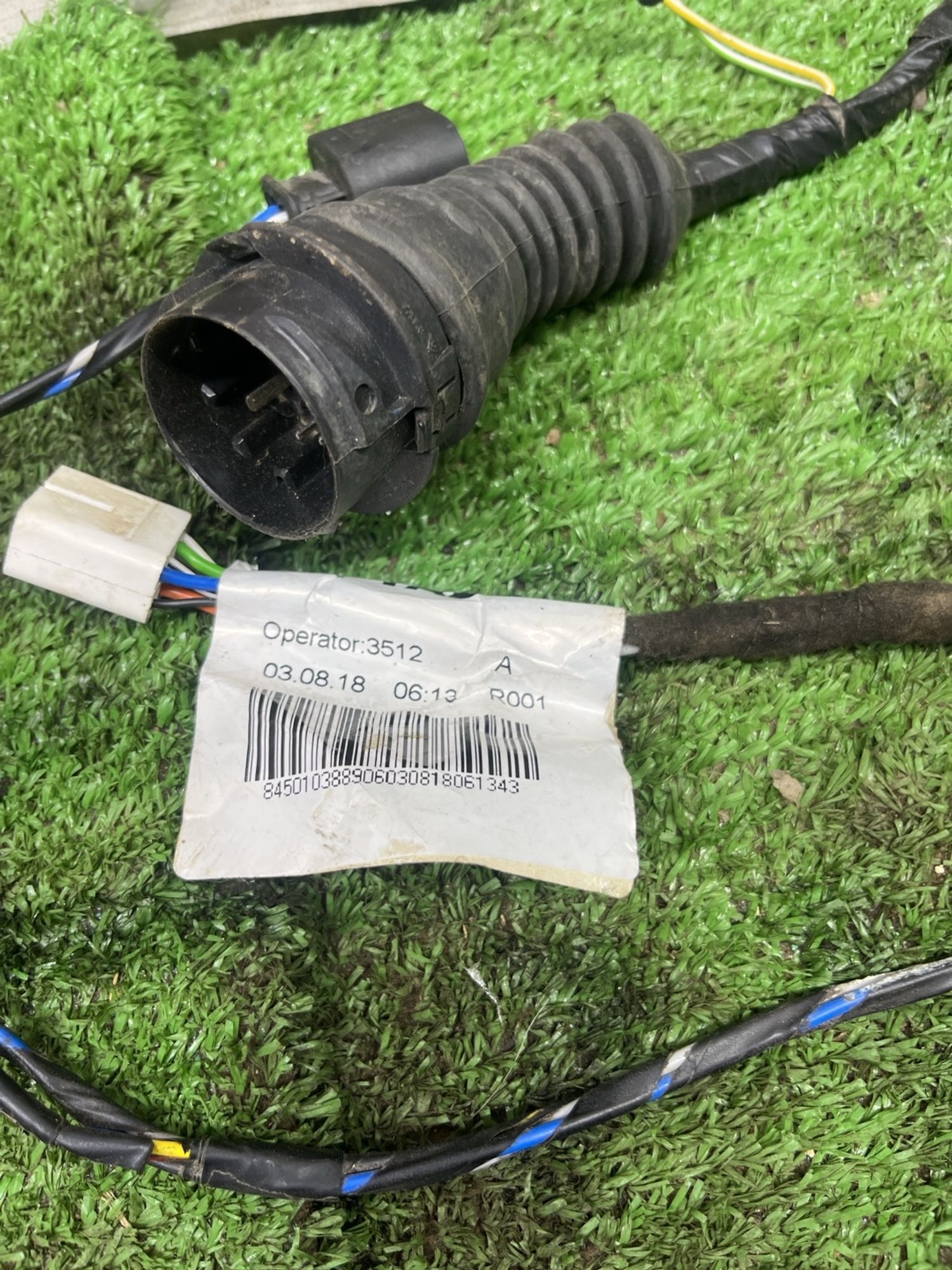 https://ycs.partsauto.market/partsauto-images/thmbs/userImages/cca1856e256b5441544f9aba03b424a6/part/4001f781-0034-4e4a-863c-b2d2f2d03c0b_1780389573341.jpg