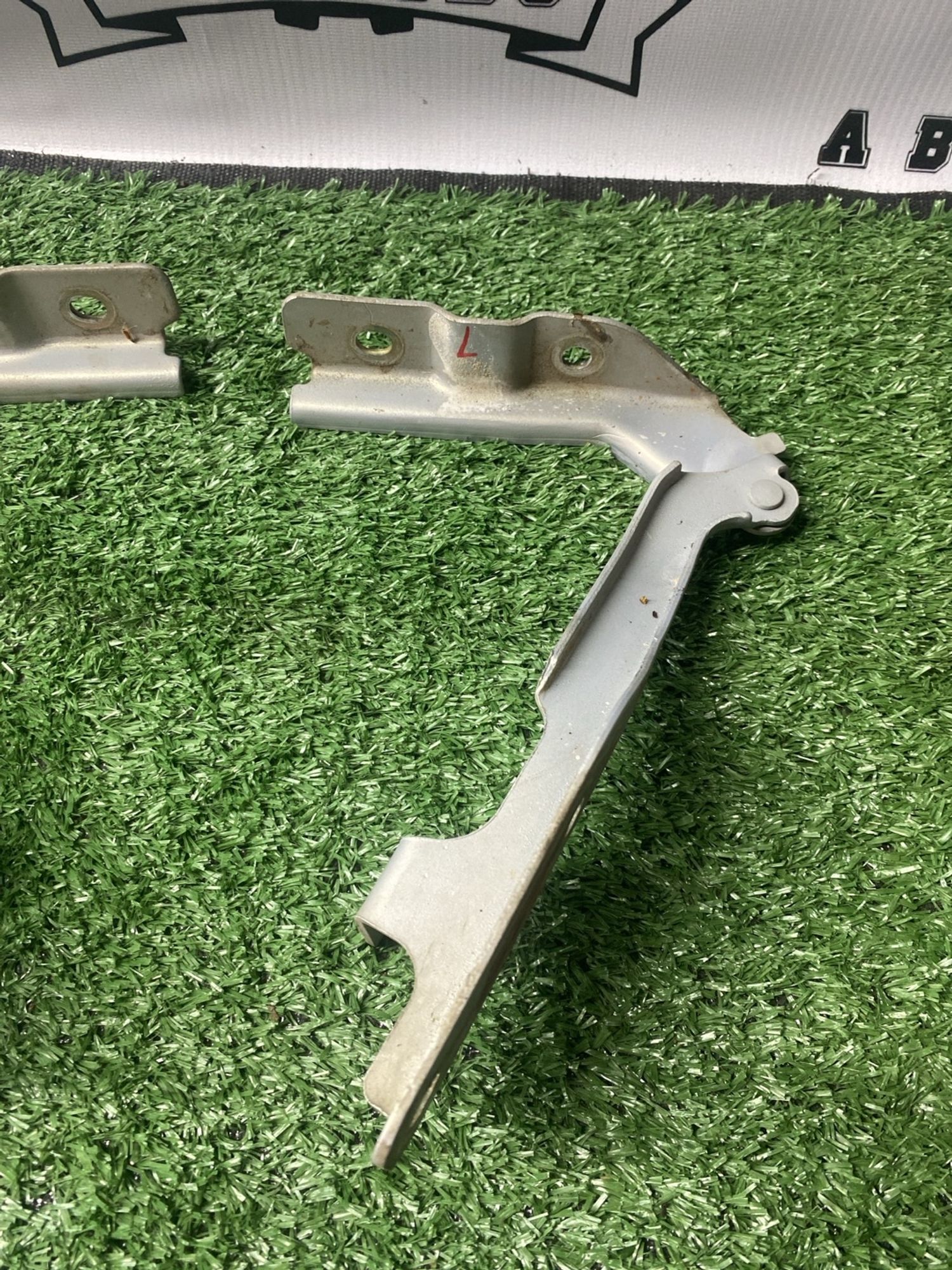 https://ycs.partsauto.market/partsauto-images/thmbs/userImages/cca1856e256b5441544f9aba03b424a6/part/40ab4bb9-6a35-4d68-9614-d2455467671a_1781084793092.jpg