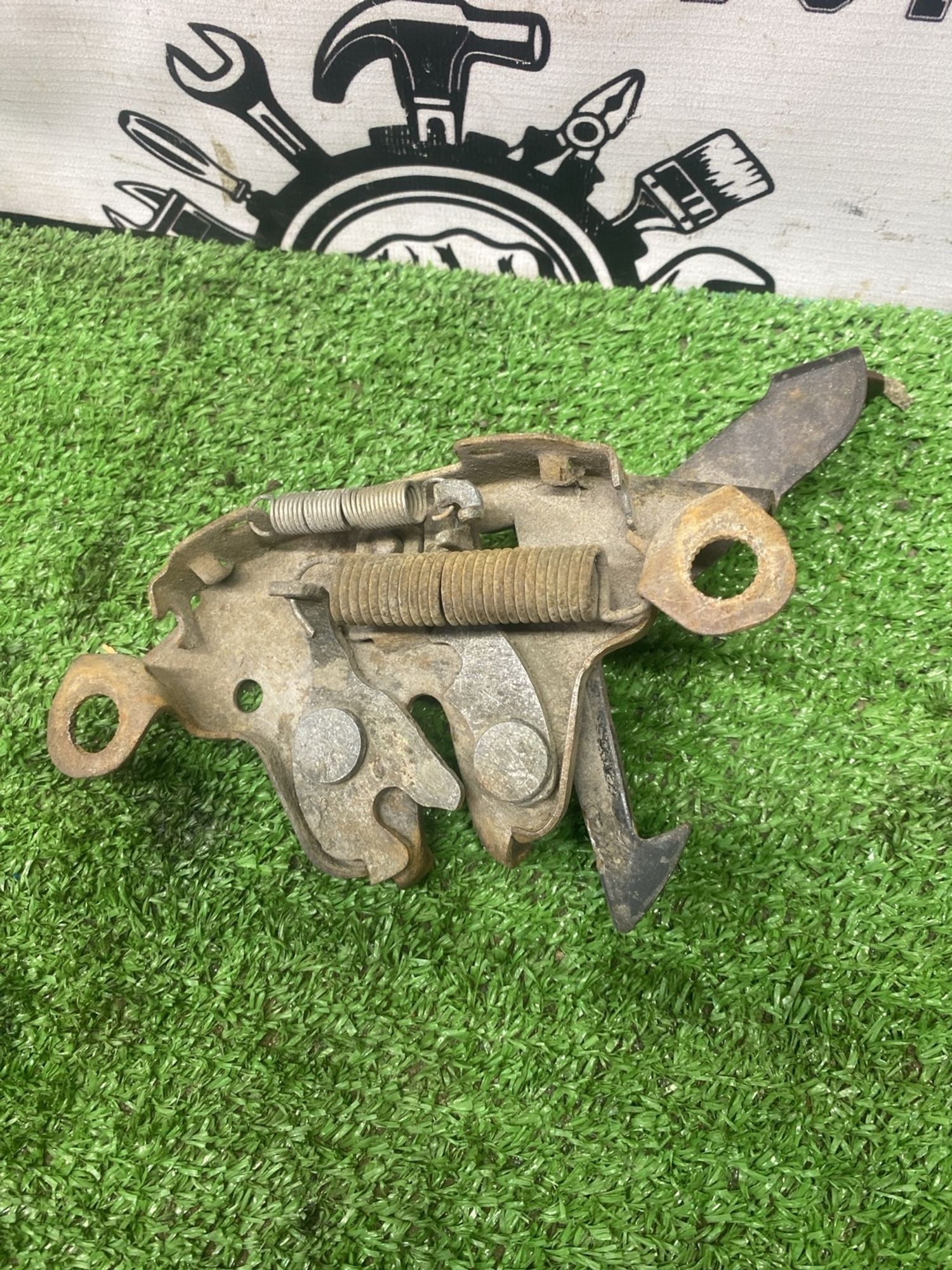 https://ycs.partsauto.market/partsauto-images/thmbs/userImages/cca1856e256b5441544f9aba03b424a6/part/414fa7e3-2b60-44e2-bc75-2ba7a830346f_1779093878378.jpg