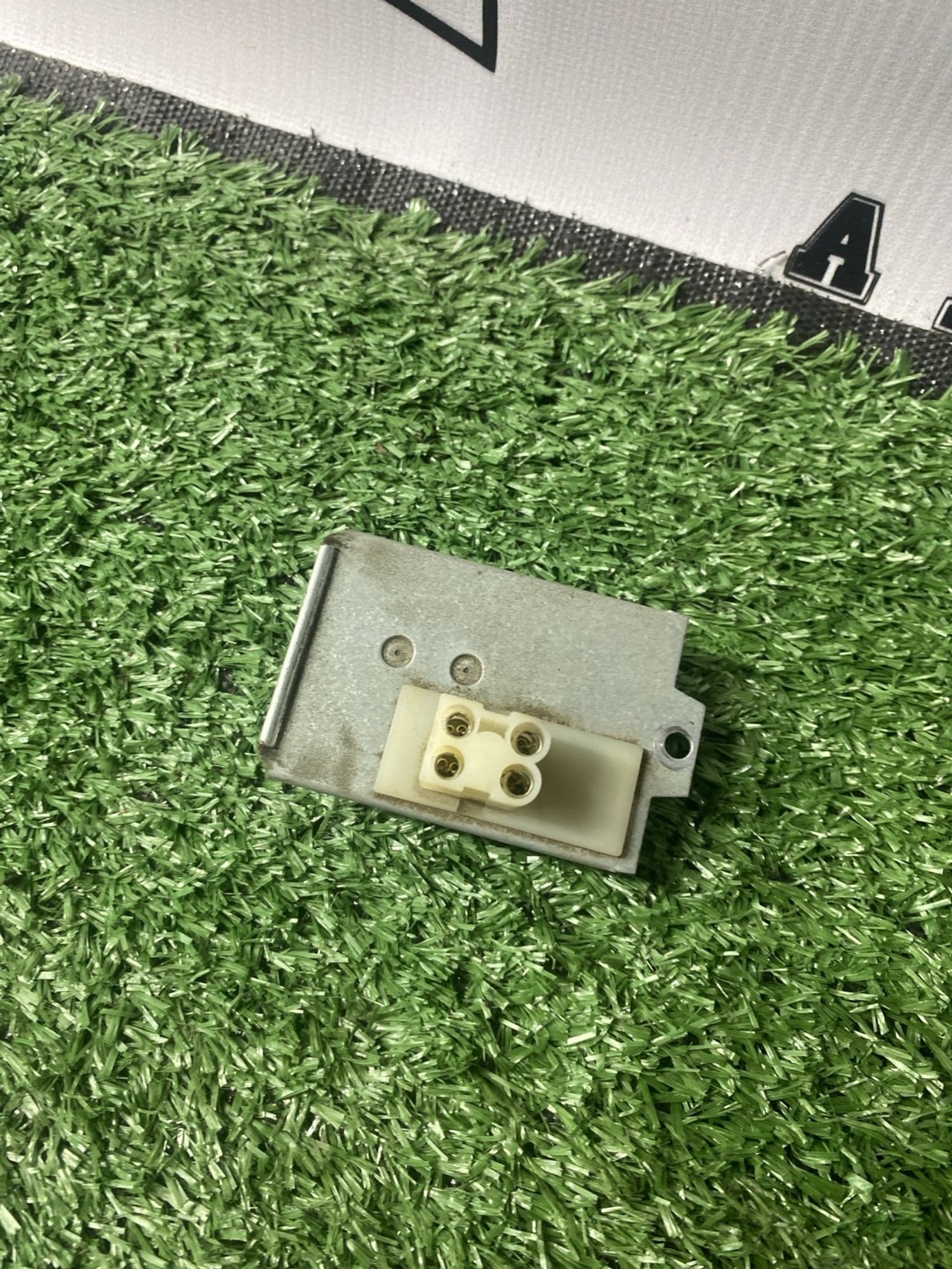 https://ycs.partsauto.market/partsauto-images/thmbs/userImages/cca1856e256b5441544f9aba03b424a6/part/425c41b6-749b-49d2-a675-d6282f4f42e0_1781075894863.jpg