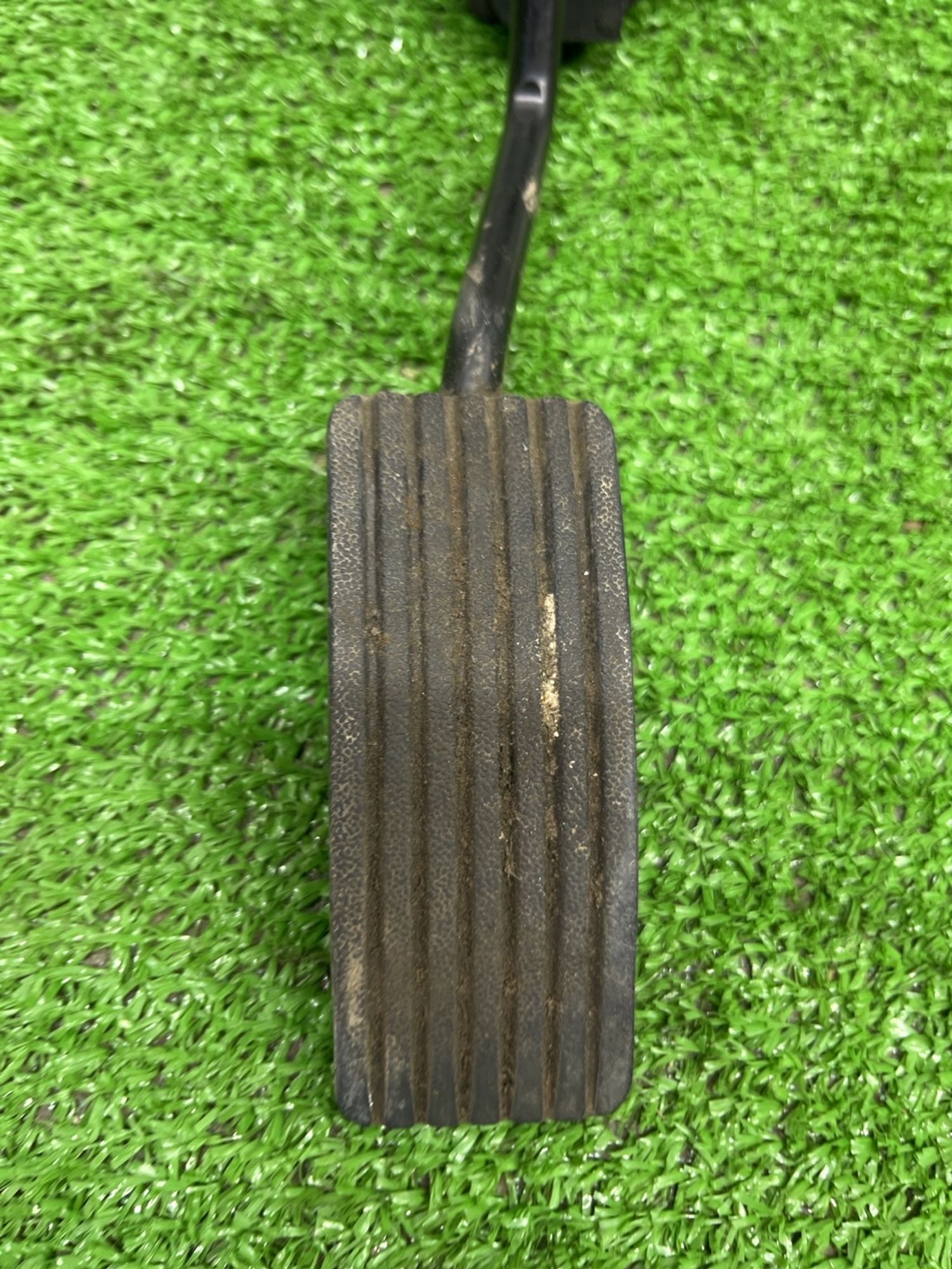 https://ycs.partsauto.market/partsauto-images/thmbs/userImages/cca1856e256b5441544f9aba03b424a6/part/4322d341-c51e-491a-a135-5e0c818a2d8e_1782800380394.jpg