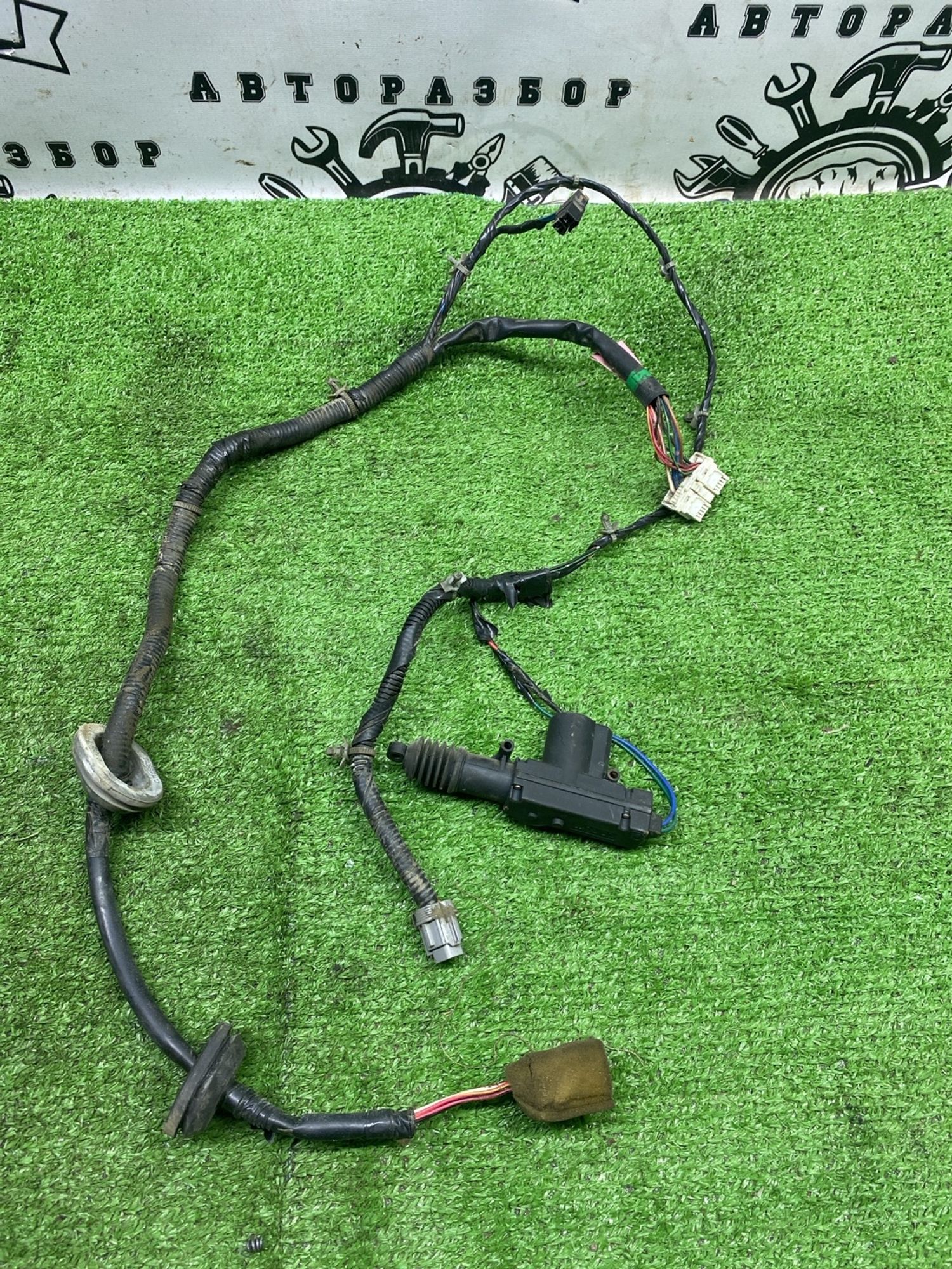 https://ycs.partsauto.market/partsauto-images/thmbs/userImages/cca1856e256b5441544f9aba03b424a6/part/43980d9a-f07f-4ad8-8c49-7dfc79322092_1789377615076.jpg