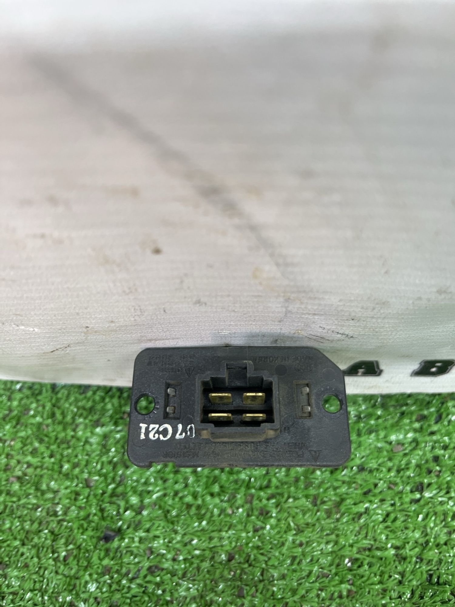https://ycs.partsauto.market/partsauto-images/thmbs/userImages/cca1856e256b5441544f9aba03b424a6/part/444dbeb5-ab77-44ca-b2ee-158d70c7320e_1776327924314.jpg