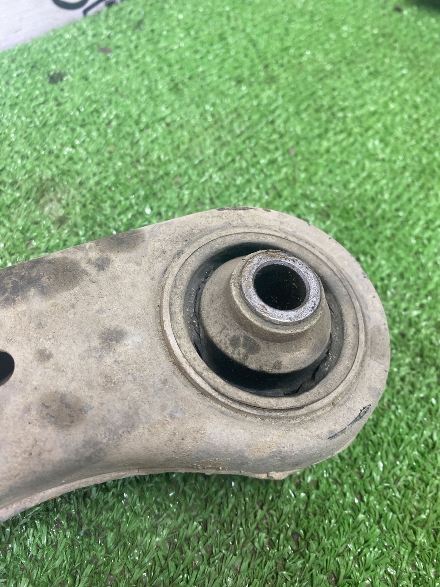 https://ycs.partsauto.market/partsauto-images/thmbs/userImages/cca1856e256b5441544f9aba03b424a6/part/482399c6-8c3a-472a-abce-a6dfc22830a8_1779432034179.jpg