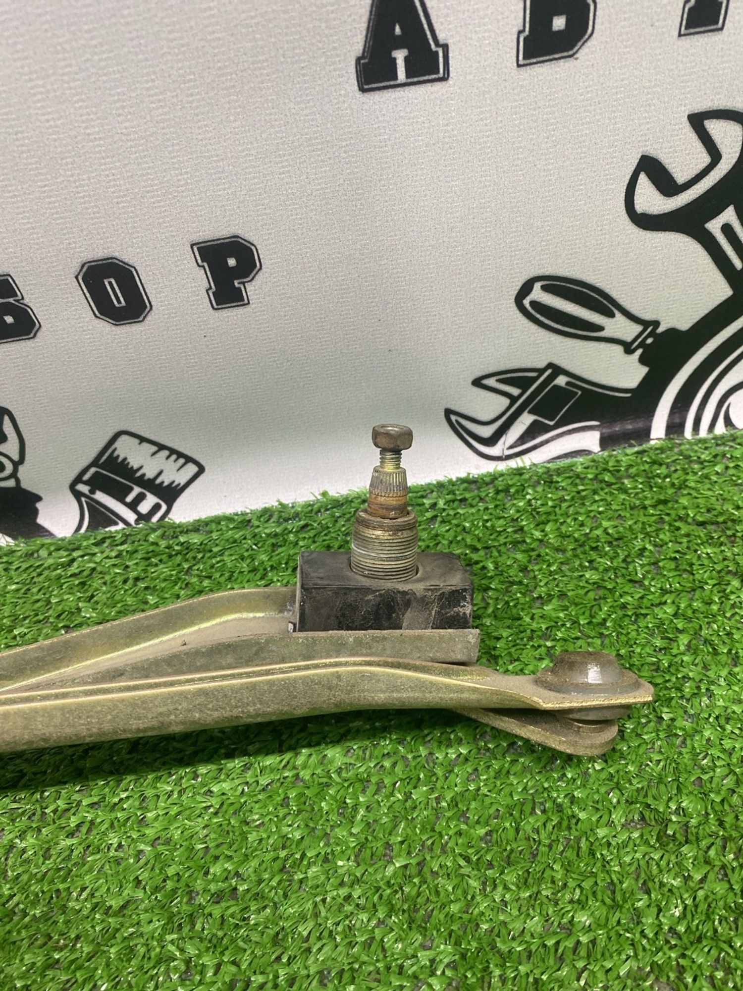 https://ycs.partsauto.market/partsauto-images/thmbs/userImages/cca1856e256b5441544f9aba03b424a6/part/48e968d4-9f37-4a5a-a757-e79517d08f1f_1781510073631.jpg