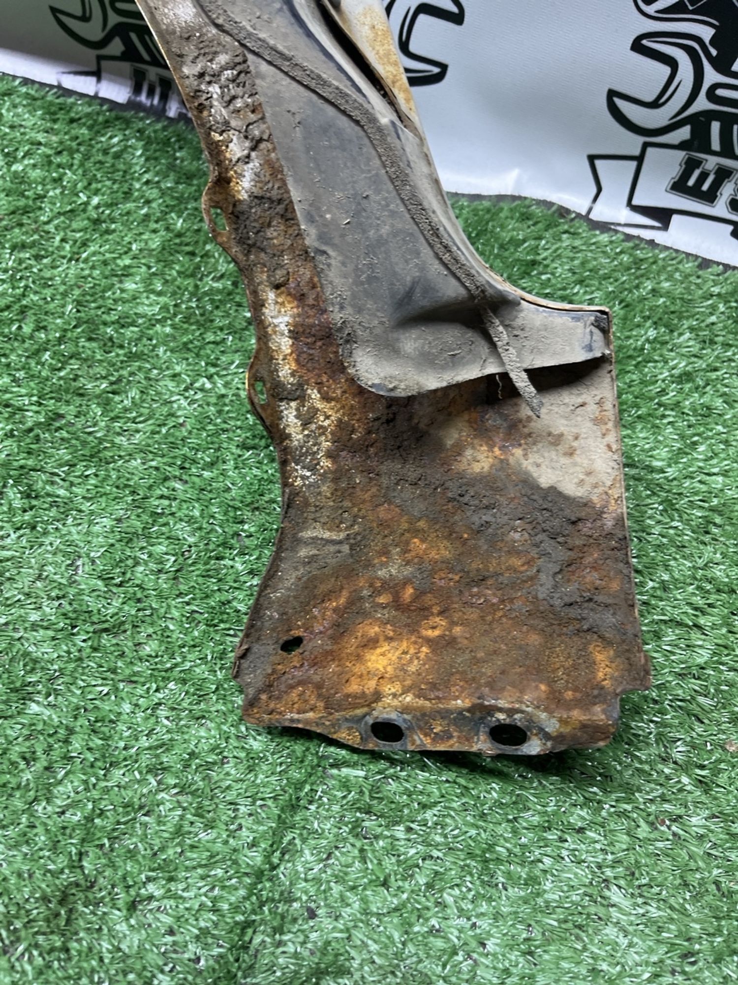 https://ycs.partsauto.market/partsauto-images/thmbs/userImages/cca1856e256b5441544f9aba03b424a6/part/499e4edc-97d9-4345-964f-33a1804010c1_1782627958535.jpg
