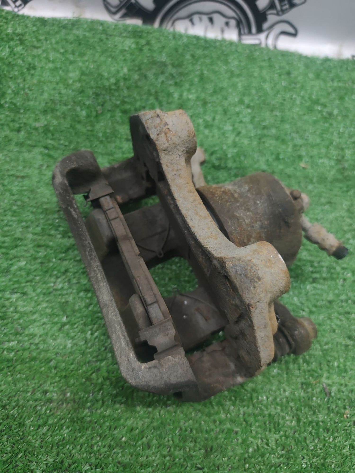 https://ycs.partsauto.market/partsauto-images/thmbs/userImages/cca1856e256b5441544f9aba03b424a6/part/4a02a9ab-bda0-4434-928d-9a6b2b85e974_1789380262615.jpg