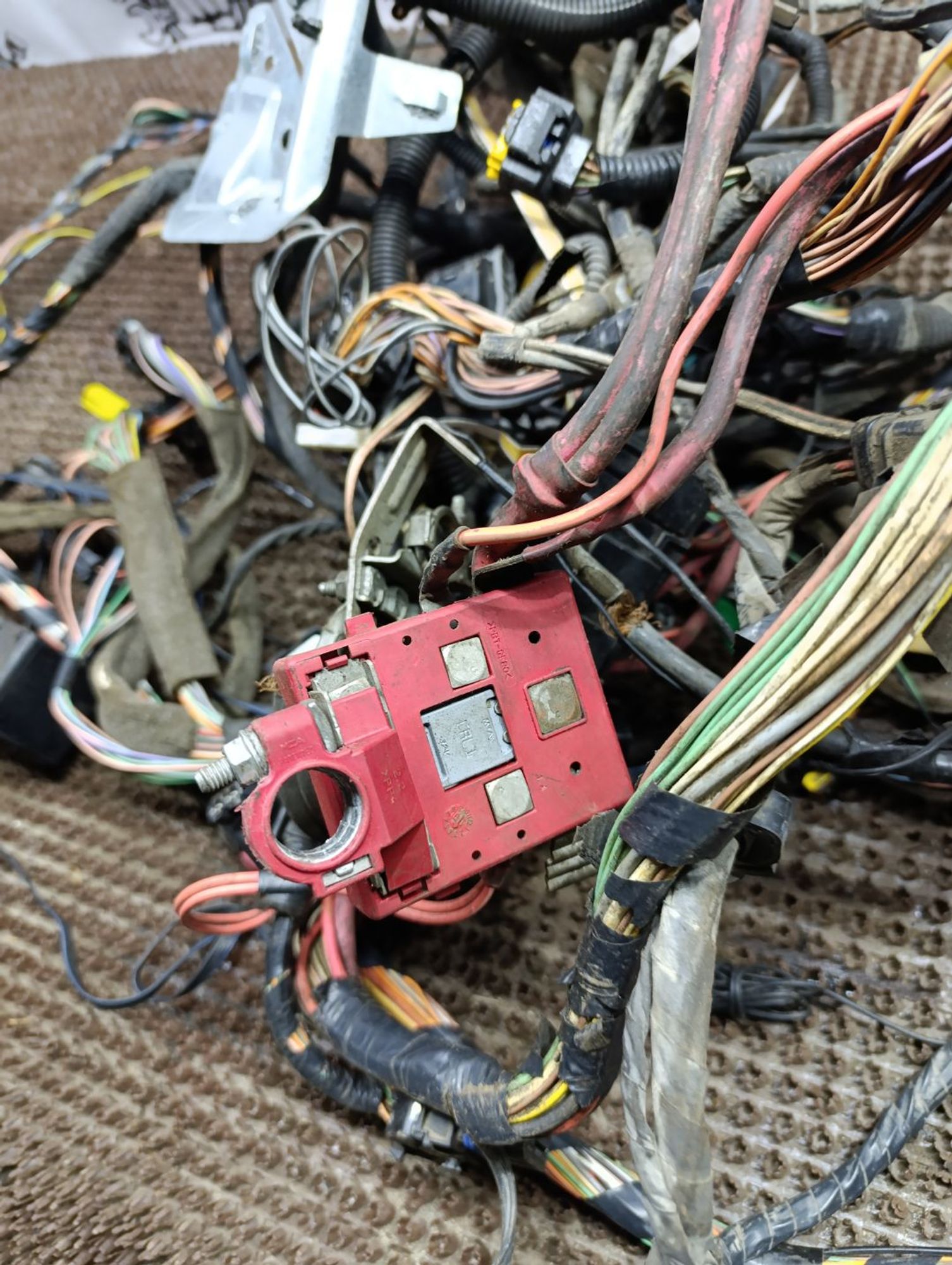 https://ycs.partsauto.market/partsauto-images/thmbs/userImages/cca1856e256b5441544f9aba03b424a6/part/4a0c9021-8d44-4694-a67c-c9844445b990_1745349290054.jpg