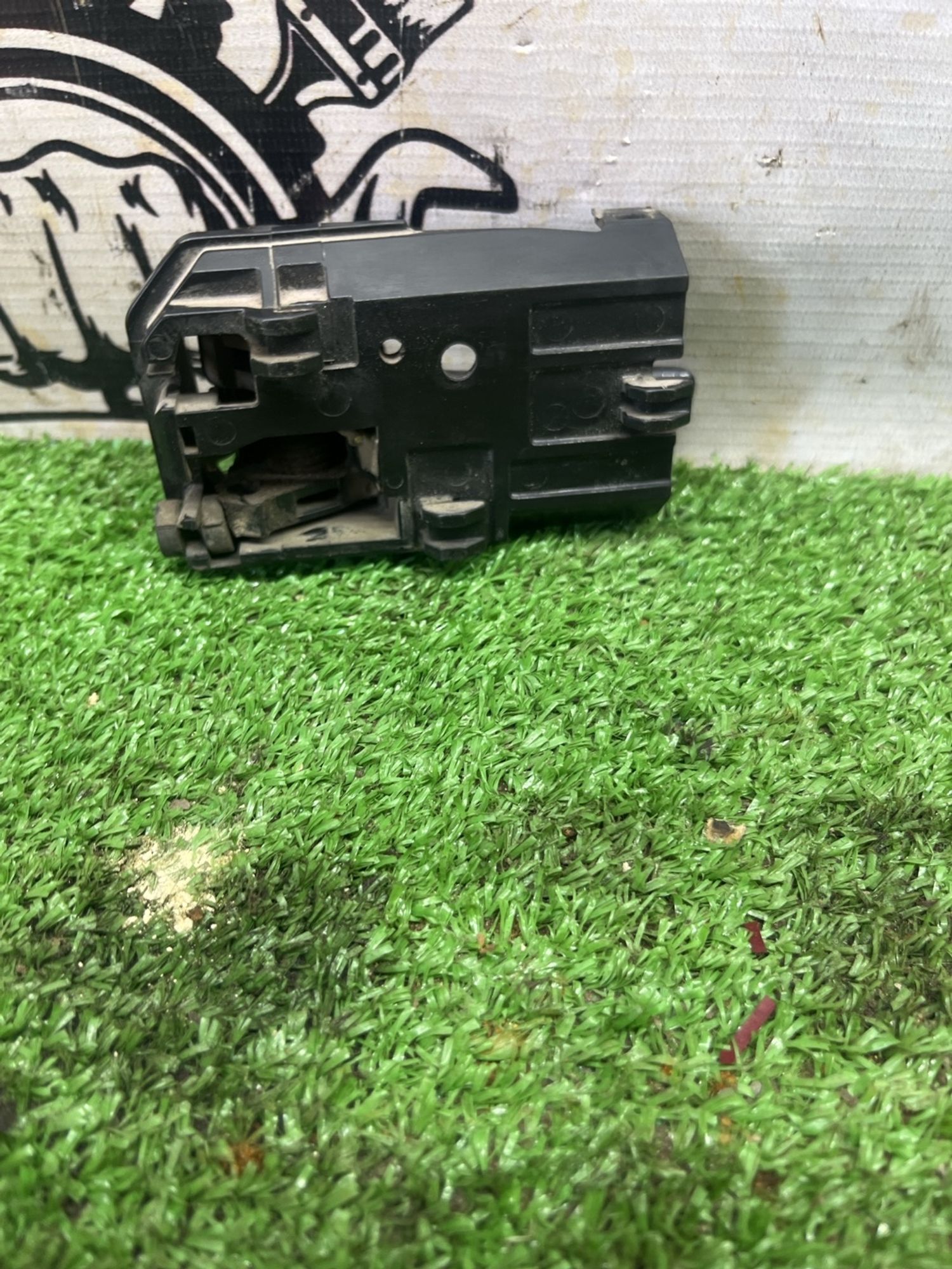 https://ycs.partsauto.market/partsauto-images/thmbs/userImages/cca1856e256b5441544f9aba03b424a6/part/4c17480d-1de2-4840-be7f-7435f62312cb_1778303359736.jpg