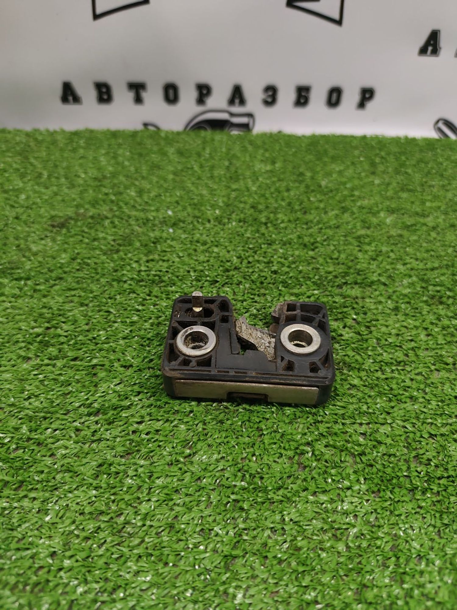 https://ycs.partsauto.market/partsauto-images/thmbs/userImages/cca1856e256b5441544f9aba03b424a6/part/4d819f16-4644-49aa-9e07-cc85c291cbef_1781170836166.jpg