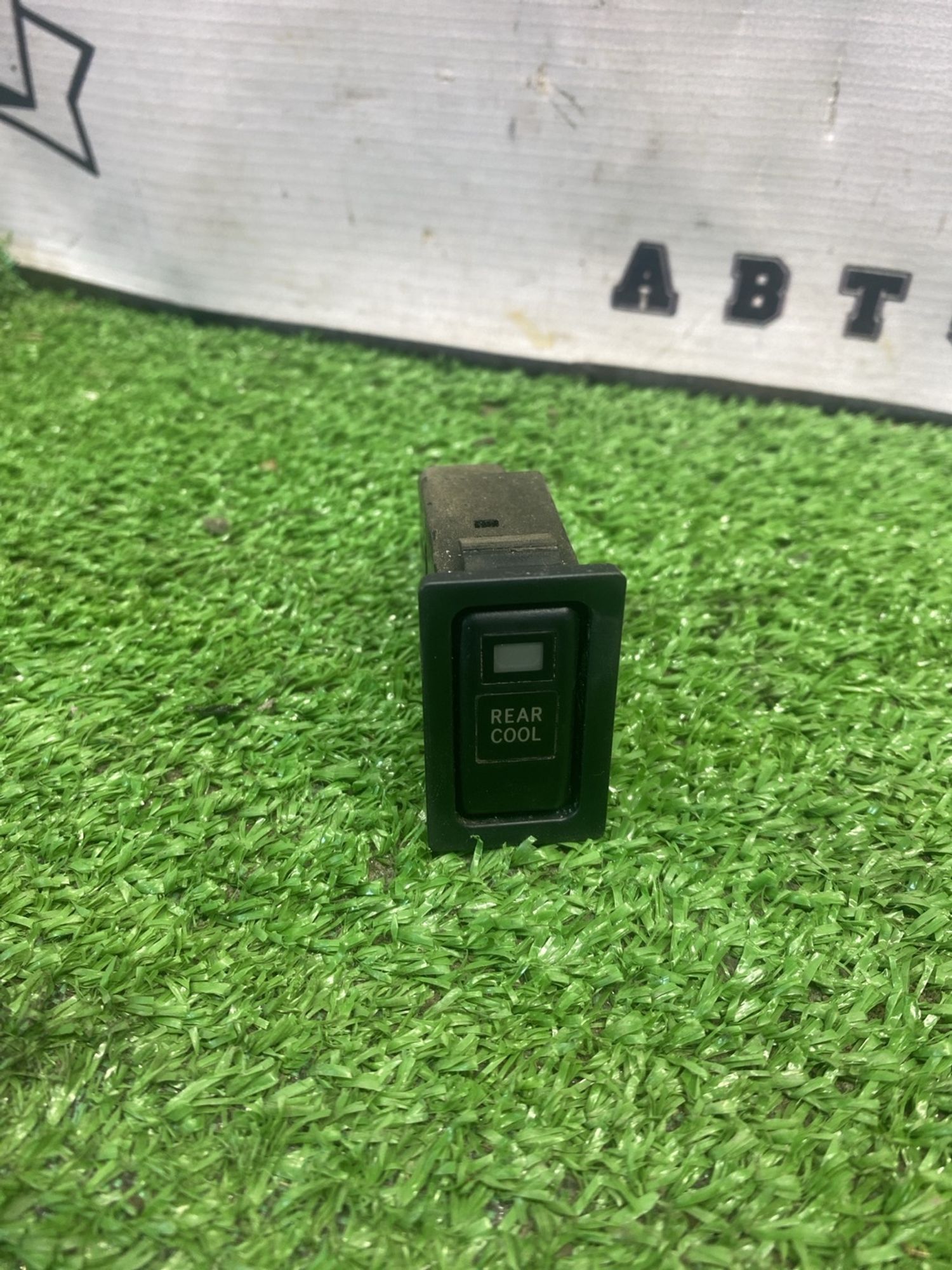 https://ycs.partsauto.market/partsauto-images/thmbs/userImages/cca1856e256b5441544f9aba03b424a6/part/53614a71-cb75-4dcb-a700-a67d400d452e_1775046165879.jpg