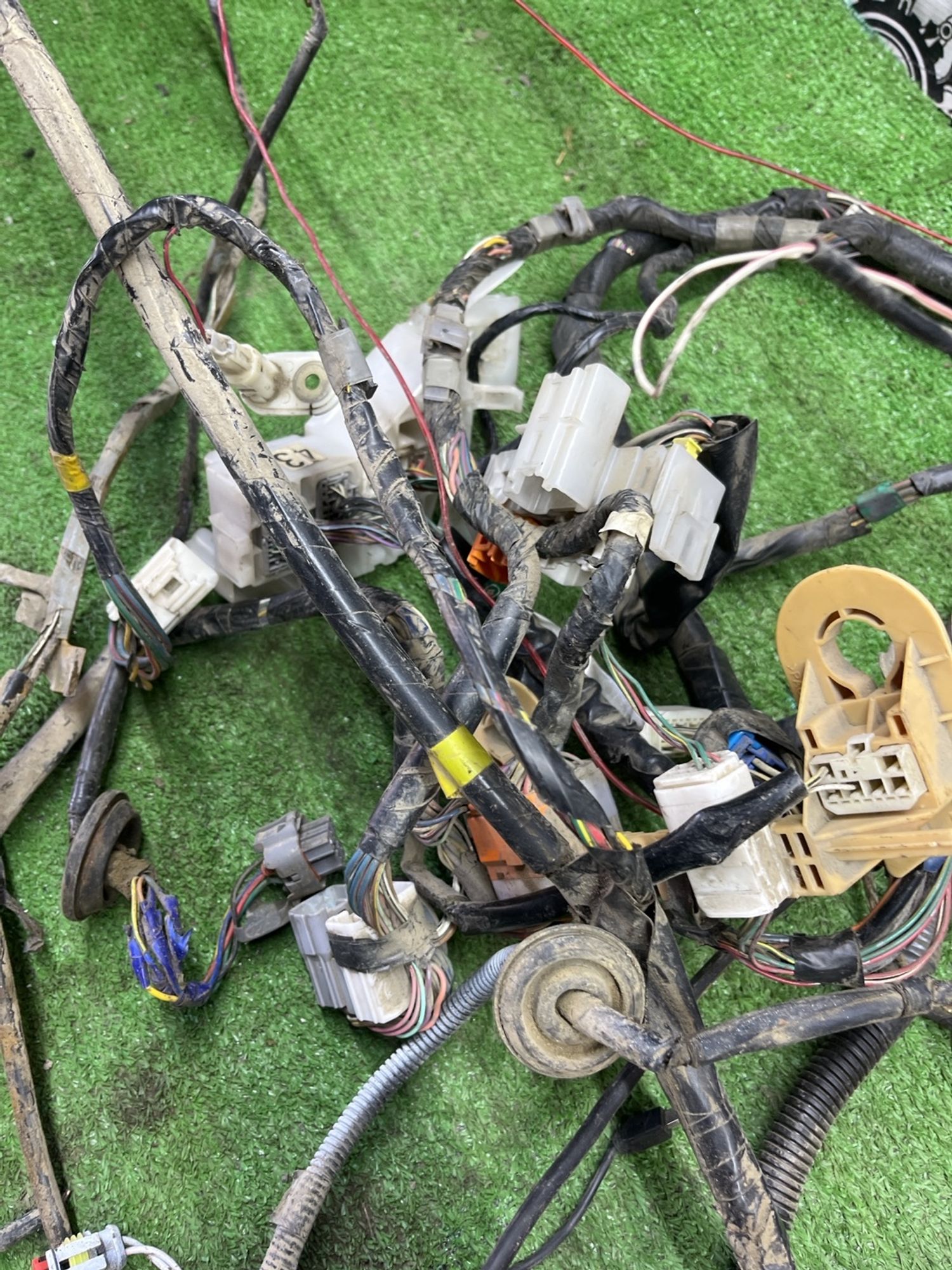 https://ycs.partsauto.market/partsauto-images/thmbs/userImages/cca1856e256b5441544f9aba03b424a6/part/54018632-cc74-4400-9afd-554e2e97fad8_1775642897407.jpg