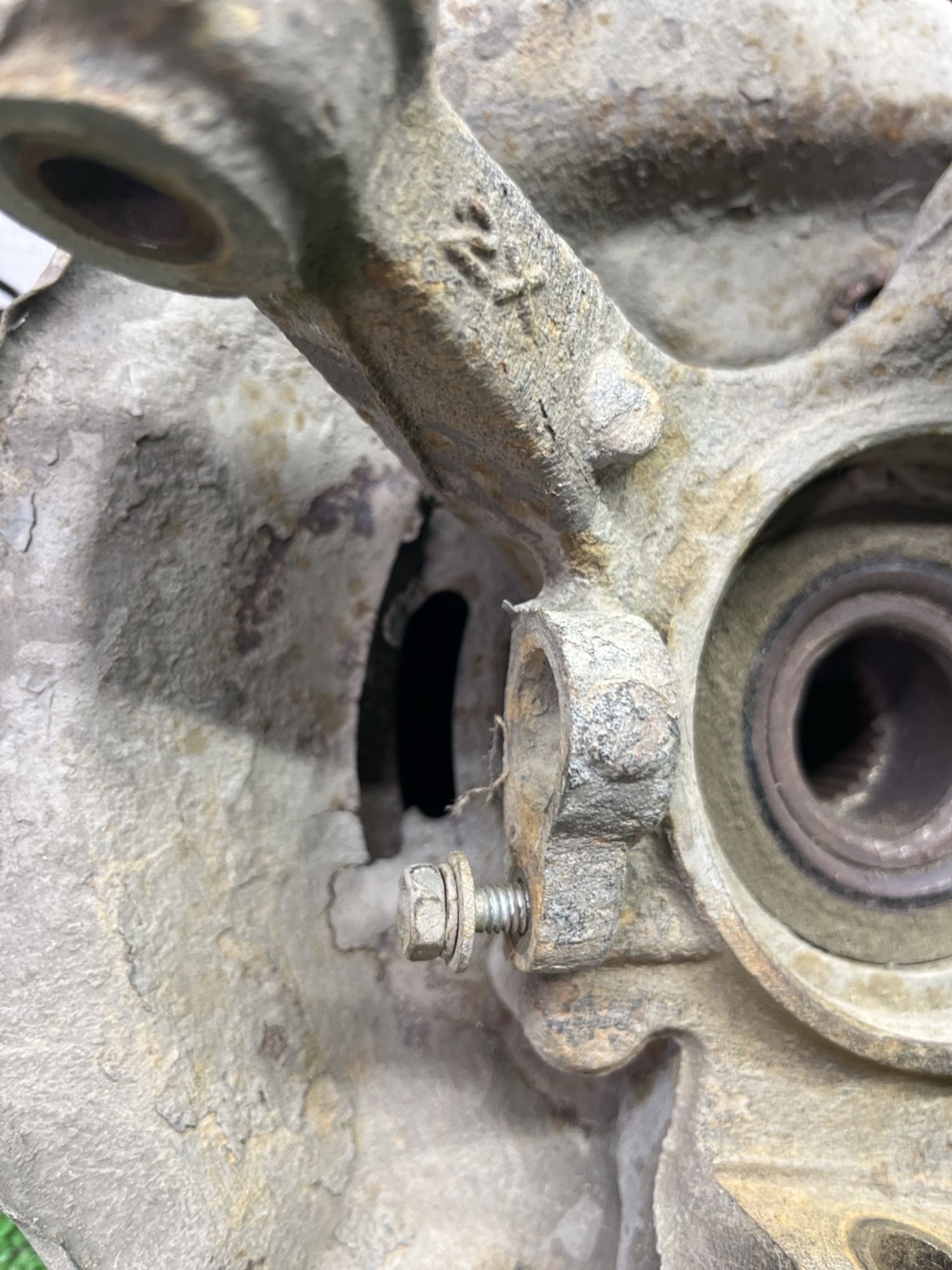 https://ycs.partsauto.market/partsauto-images/thmbs/userImages/cca1856e256b5441544f9aba03b424a6/part/570f3b84-2cbc-4d0e-a2e0-bd207ae96db7_1775373720581.jpg