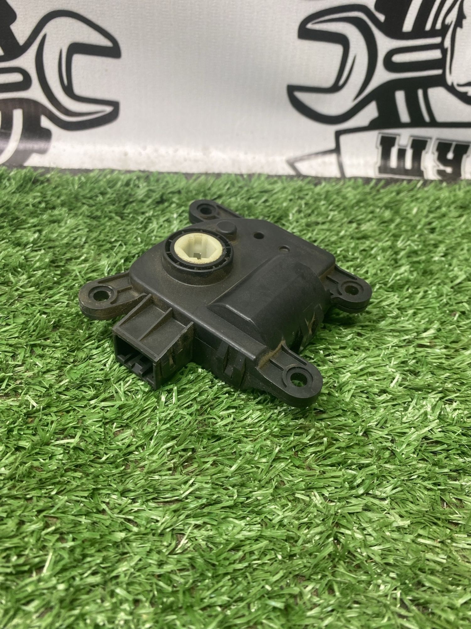 https://ycs.partsauto.market/partsauto-images/thmbs/userImages/cca1856e256b5441544f9aba03b424a6/part/5d34f449-1d78-4890-b9a8-f3d8761f73cc_1782804109962.jpg