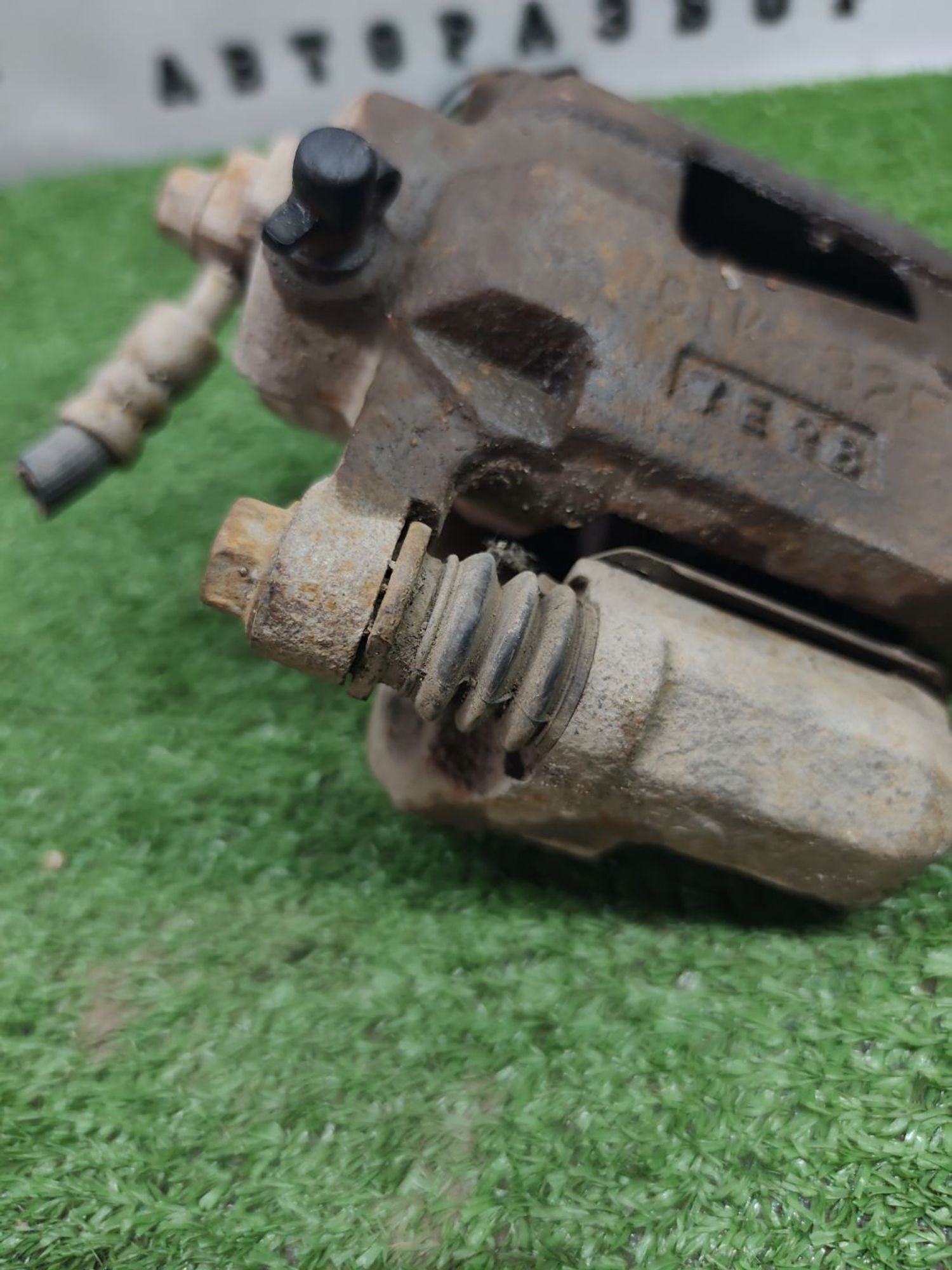 https://ycs.partsauto.market/partsauto-images/thmbs/userImages/cca1856e256b5441544f9aba03b424a6/part/5e6de3e4-340b-4e70-941b-254ad4636140_1787379862559.jpg