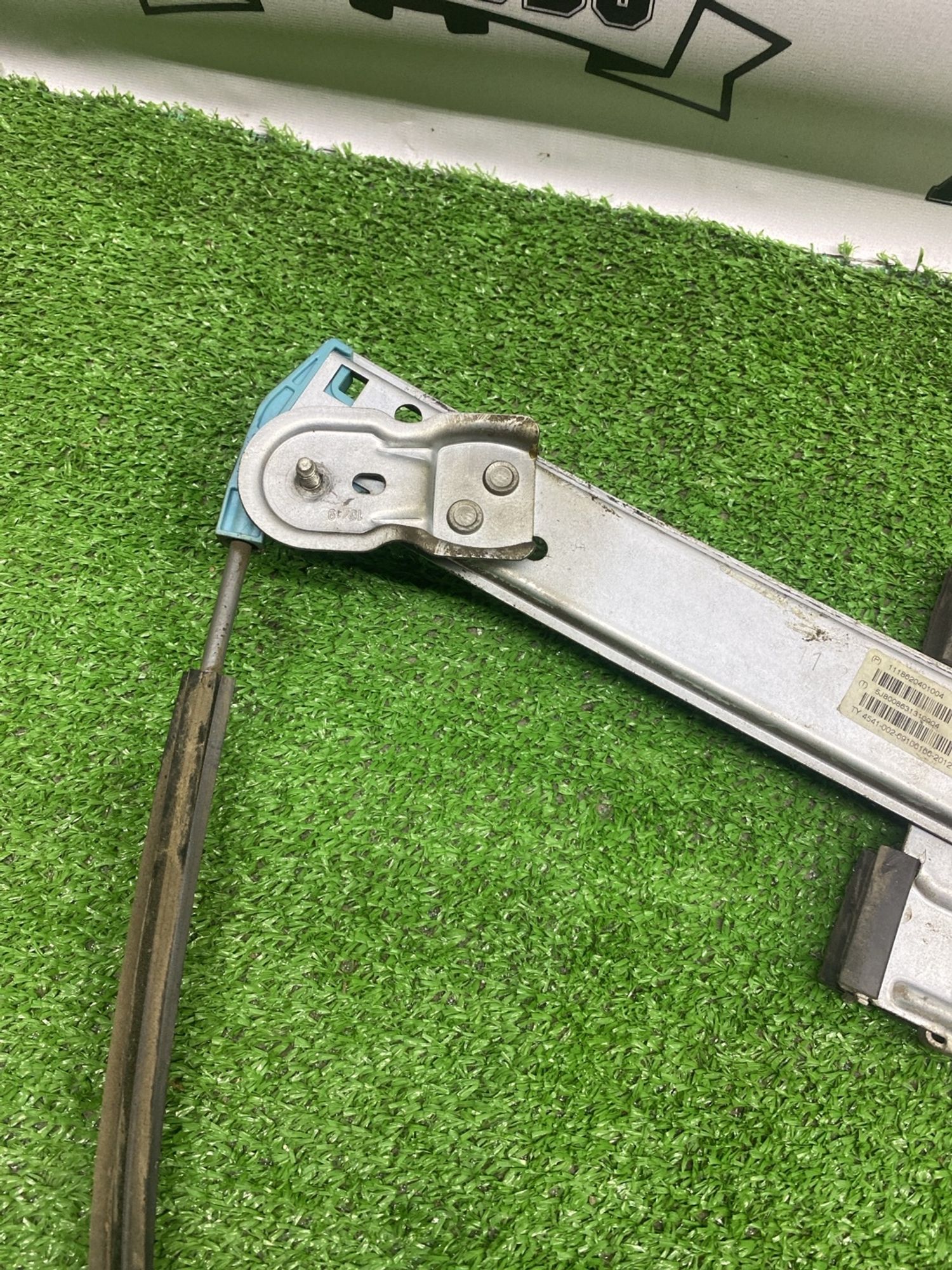 https://ycs.partsauto.market/partsauto-images/thmbs/userImages/cca1856e256b5441544f9aba03b424a6/part/60e5112d-f6ad-4a43-ac61-f9e890508fb3_1782989037797.jpg