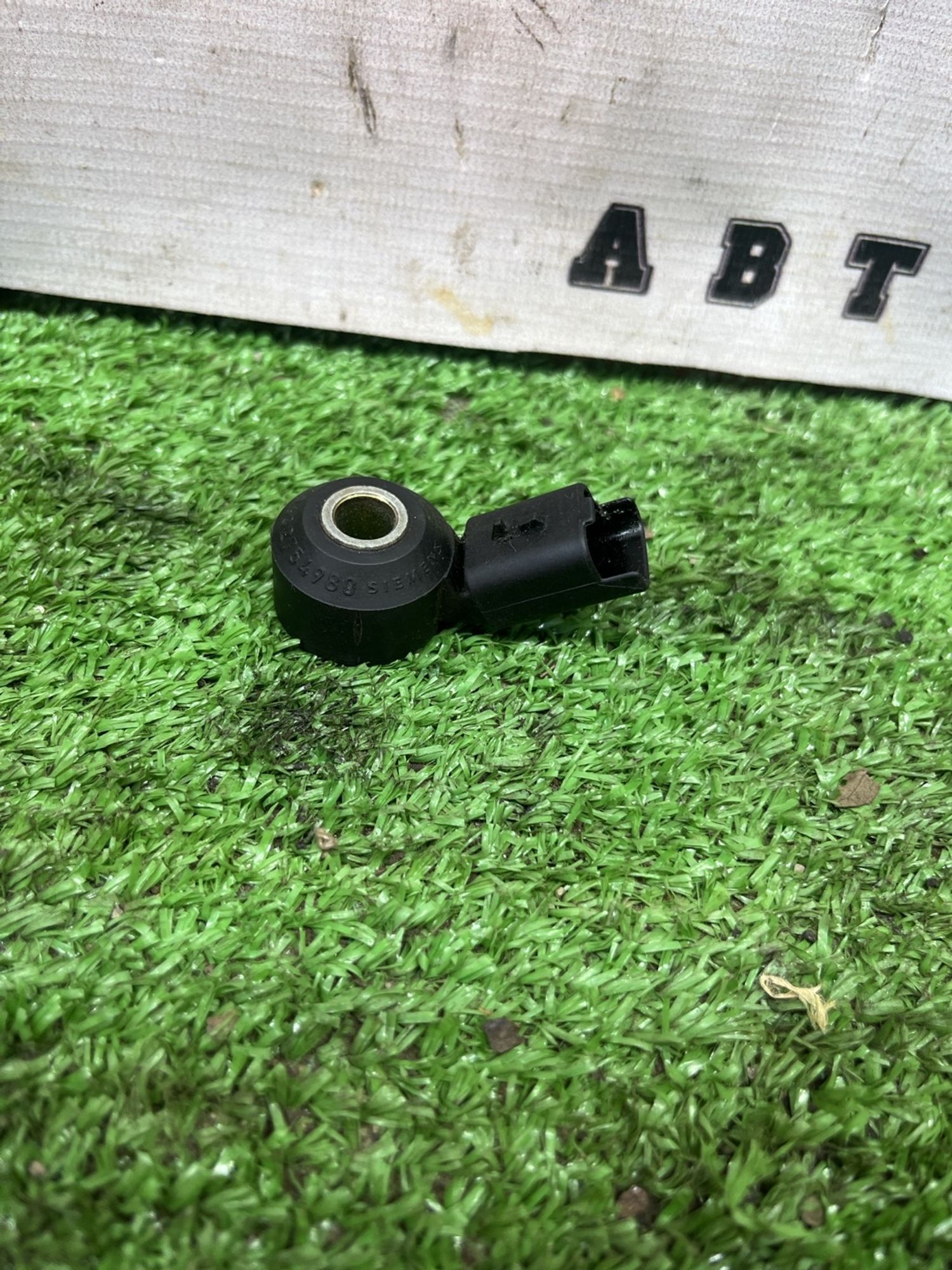 https://ycs.partsauto.market/partsauto-images/thmbs/userImages/cca1856e256b5441544f9aba03b424a6/part/61e00ce3-e6d9-4757-bdab-fb68ca8945ab_1778052931407.jpg