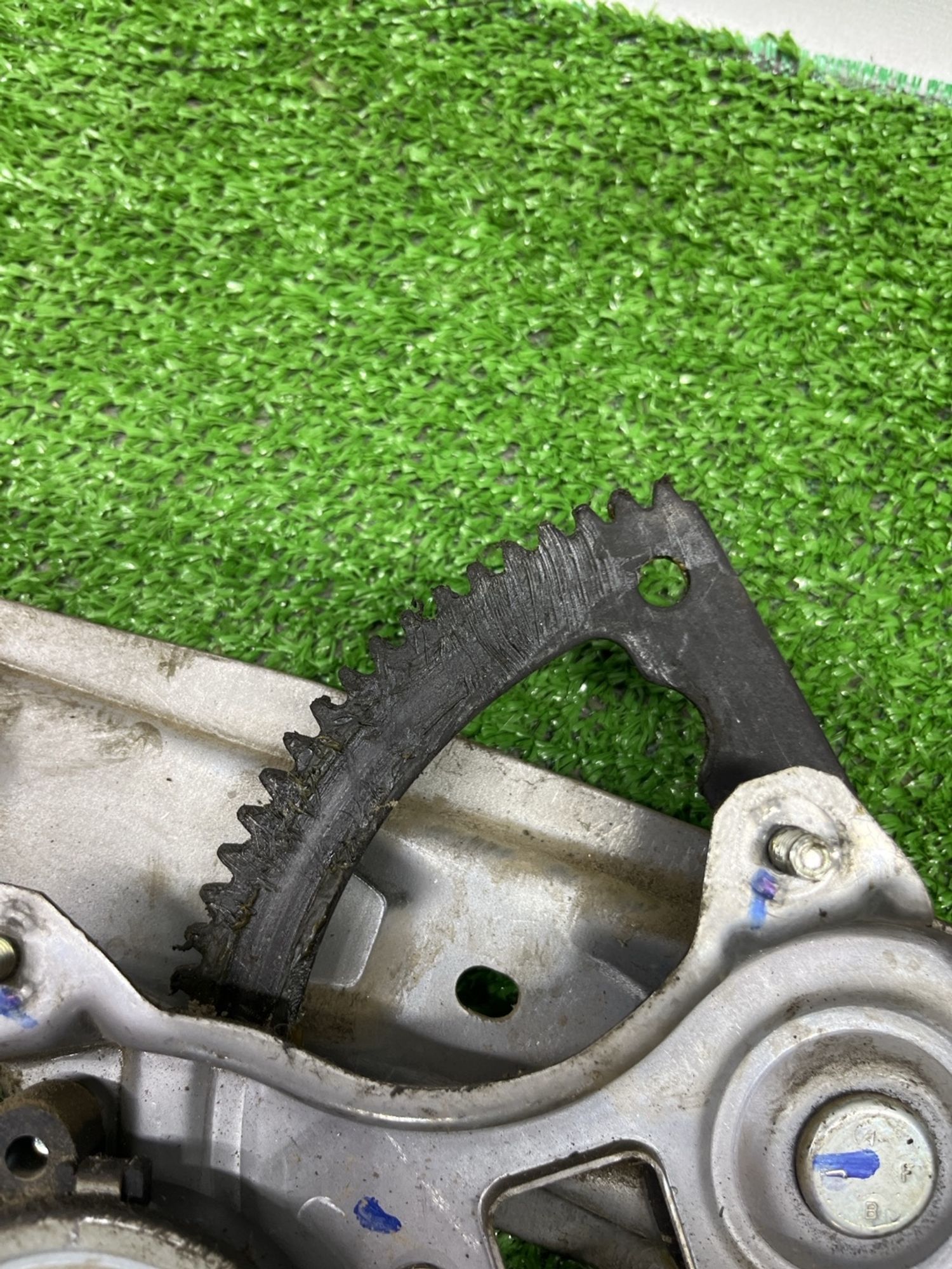 https://ycs.partsauto.market/partsauto-images/thmbs/userImages/cca1856e256b5441544f9aba03b424a6/part/660048d1-7a7c-4ddf-99c5-f74cf437397f_1782562080671.jpg