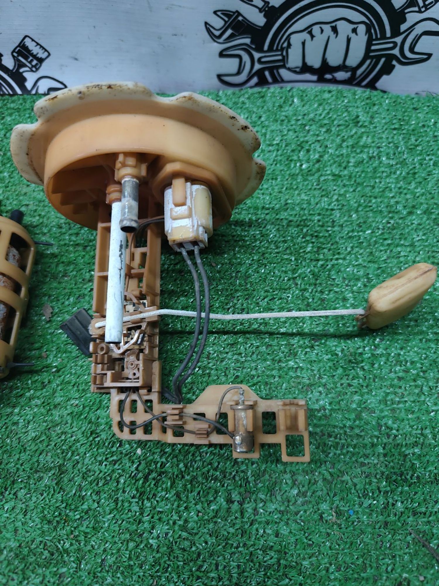 https://ycs.partsauto.market/partsauto-images/thmbs/userImages/cca1856e256b5441544f9aba03b424a6/part/661b9150-c897-4c12-afb8-128c883b76e6_1778672472675.jpg