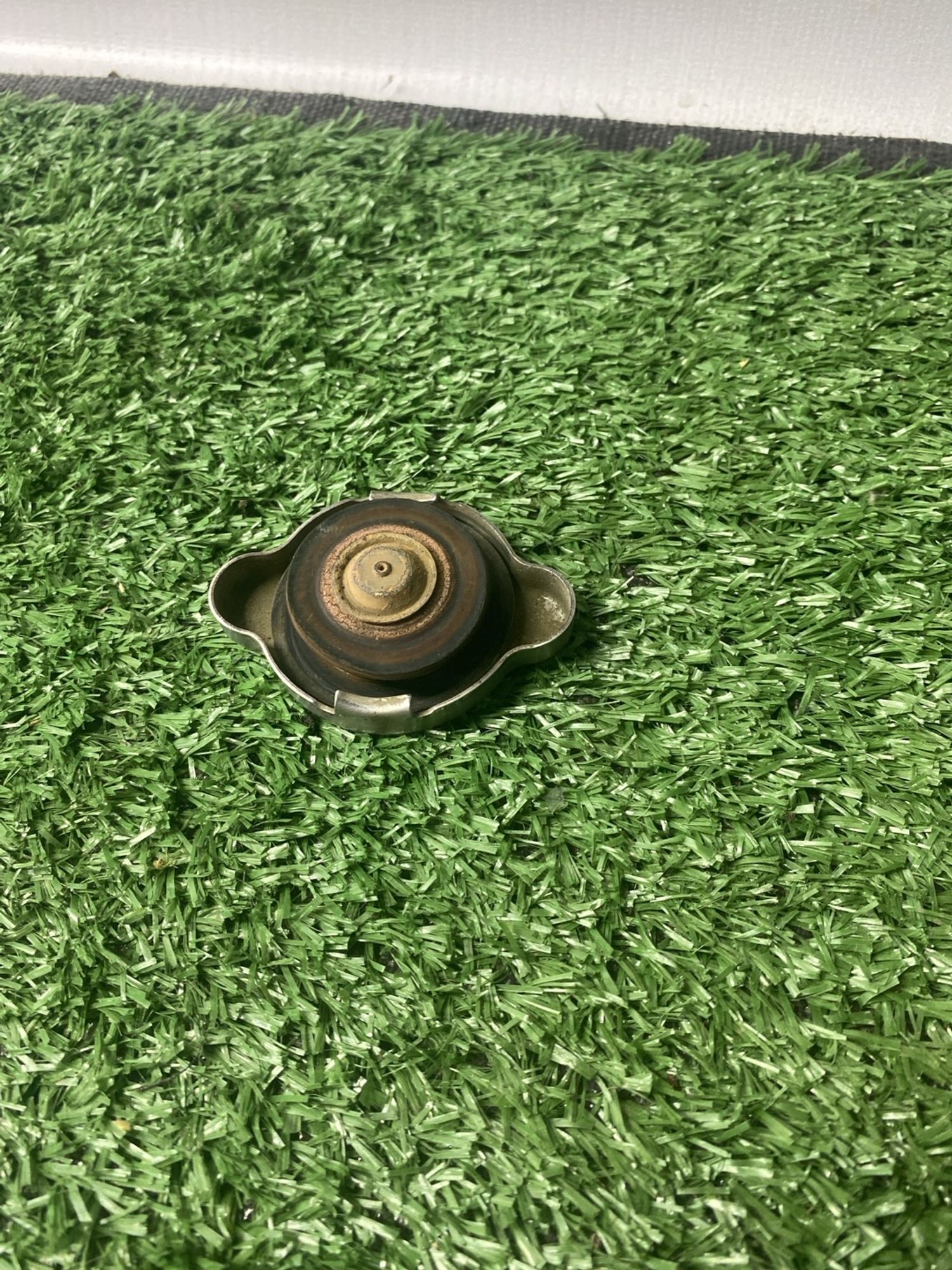 https://ycs.partsauto.market/partsauto-images/thmbs/userImages/cca1856e256b5441544f9aba03b424a6/part/6b7dcb09-543e-46d2-83f1-9166f6dd4764_1781866340921.jpg
