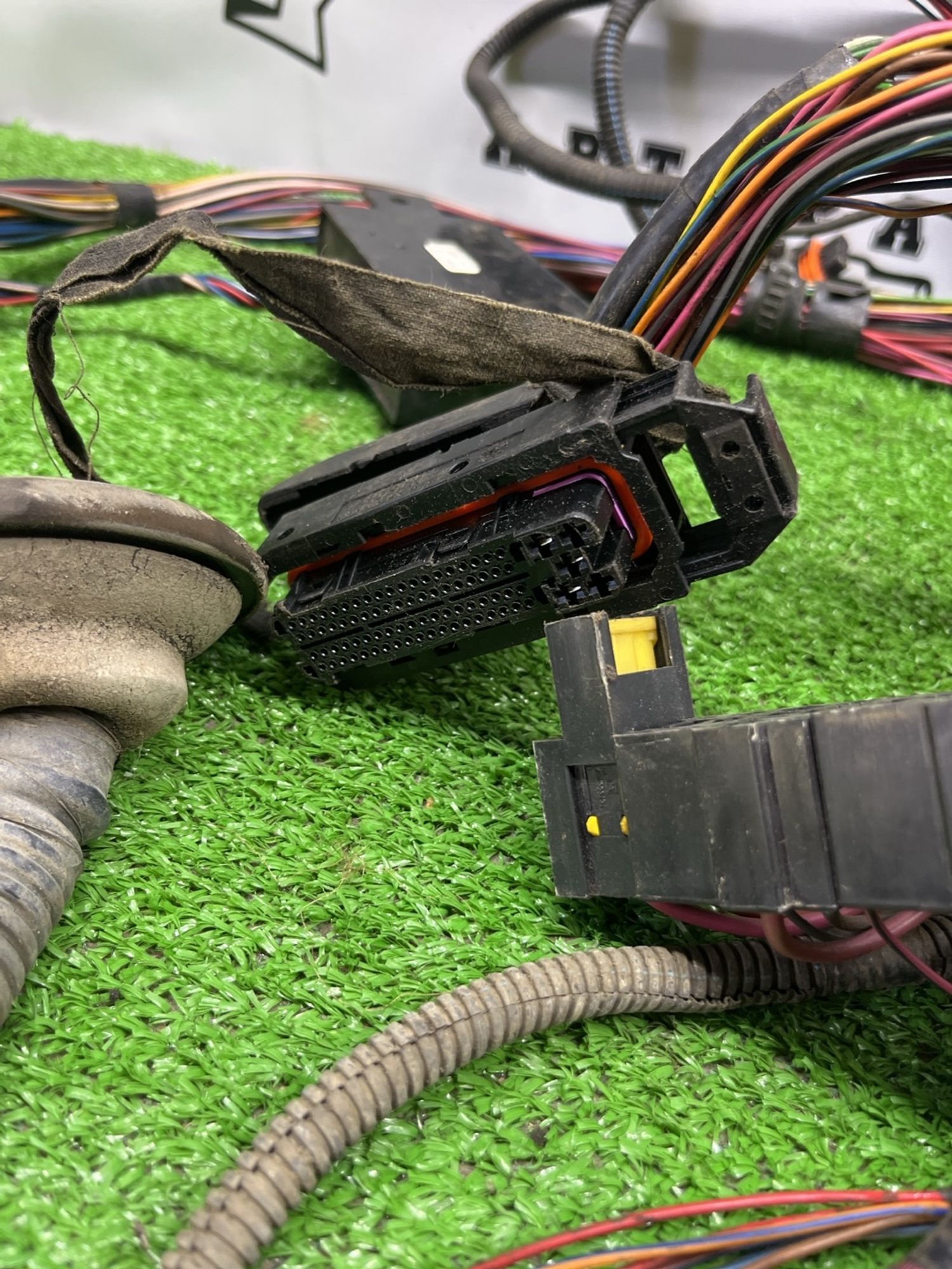 https://ycs.partsauto.market/partsauto-images/thmbs/userImages/cca1856e256b5441544f9aba03b424a6/part/6e02a0bb-9d63-4e99-9aea-c91781adf11b_1781606411929.jpg