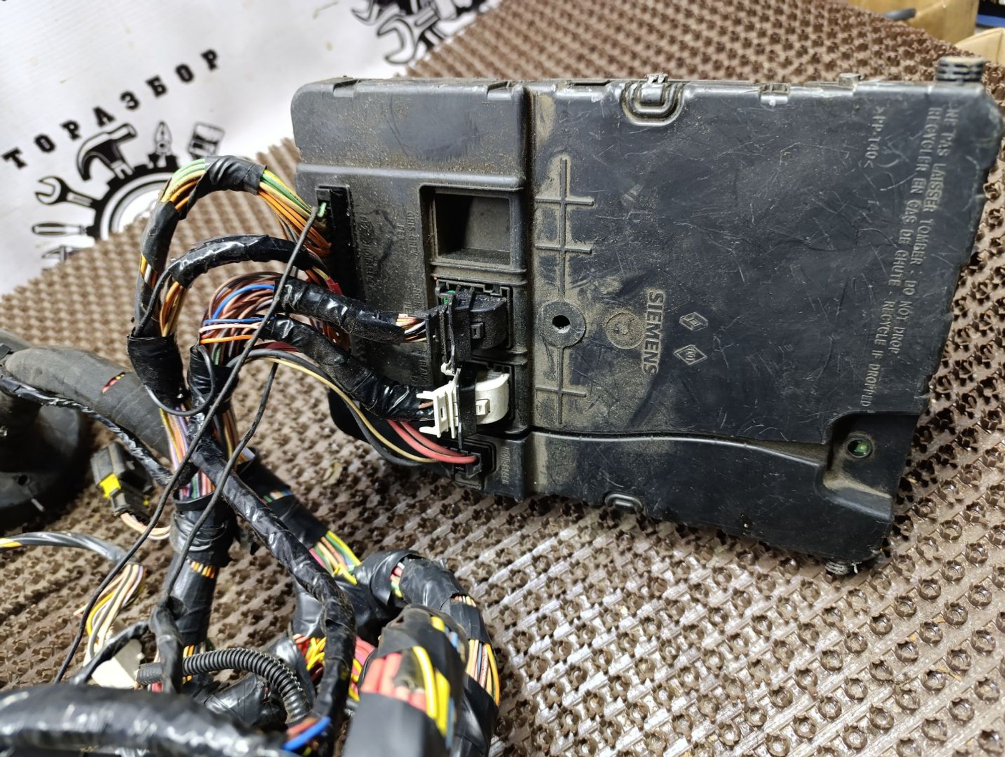 https://ycs.partsauto.market/partsauto-images/thmbs/userImages/cca1856e256b5441544f9aba03b424a6/part/6e8563b1-38b6-453f-9e35-98f3516b56fe_1745349264261.jpg