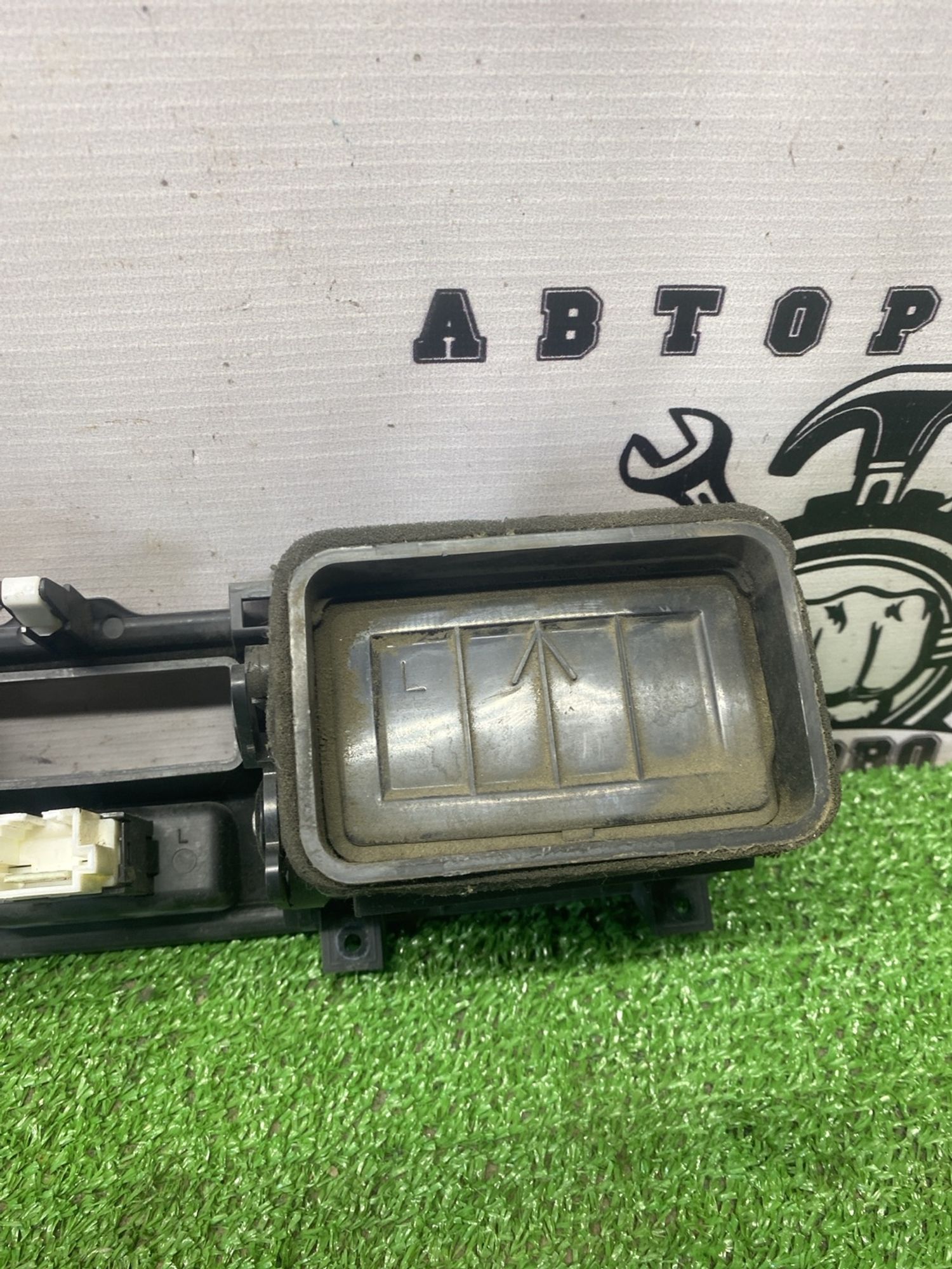 https://ycs.partsauto.market/partsauto-images/thmbs/userImages/cca1856e256b5441544f9aba03b424a6/part/718eb6e9-4c8d-4574-bba3-016305d0e48c_1779444200978.jpg