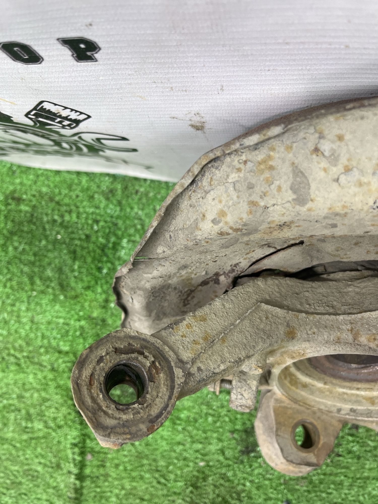 https://ycs.partsauto.market/partsauto-images/thmbs/userImages/cca1856e256b5441544f9aba03b424a6/part/74b98dcf-7c7d-4efe-b348-aa5e3479627c_1775373719184.jpg