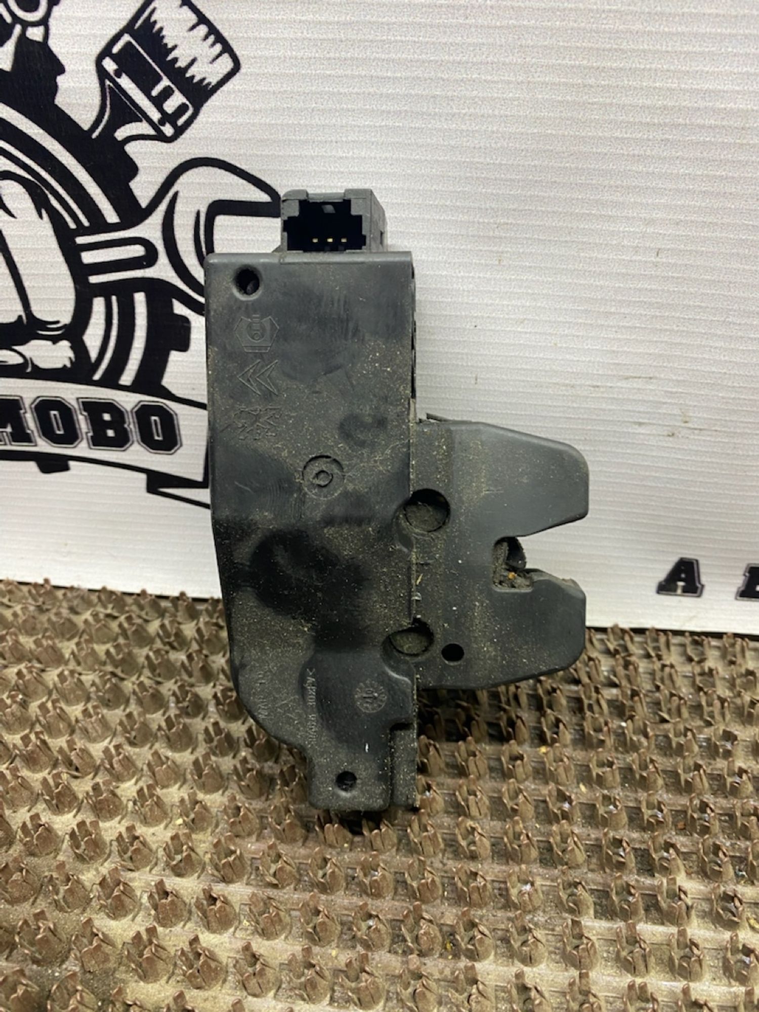 https://ycs.partsauto.market/partsauto-images/thmbs/userImages/cca1856e256b5441544f9aba03b424a6/part/76c46a9b-7e4a-420a-912a-765de600d09e_1746992478933.jpg