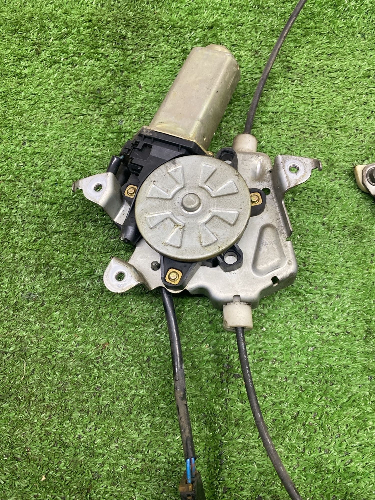 https://ycs.partsauto.market/partsauto-images/thmbs/userImages/cca1856e256b5441544f9aba03b424a6/part/76c4d264-4152-4fdf-8740-f98e9474d07e_1789368483052.jpg