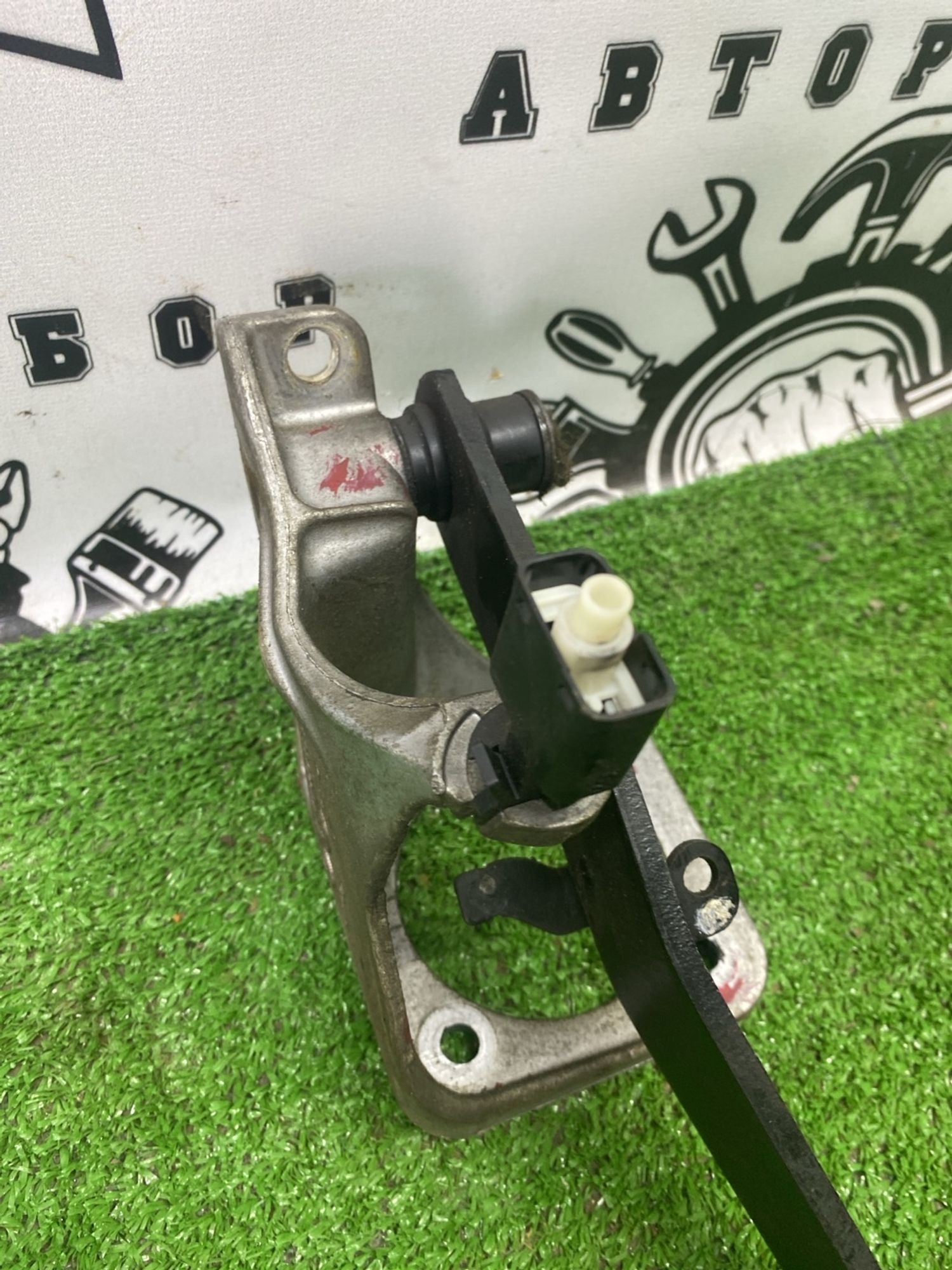 https://ycs.partsauto.market/partsauto-images/thmbs/userImages/cca1856e256b5441544f9aba03b424a6/part/79ea55d9-3fa7-483d-ae56-2cedaa5f6984_1784279561128.jpg