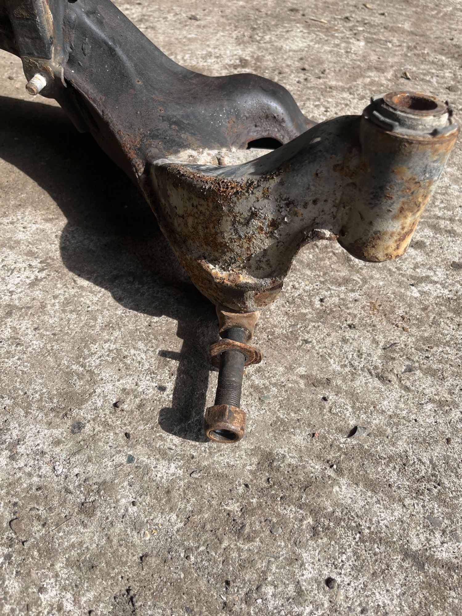 https://ycs.partsauto.market/partsauto-images/thmbs/userImages/cca1856e256b5441544f9aba03b424a6/part/7a115b54-6b71-46a6-9f2b-133a11d9fc83_1778734861534.jpg