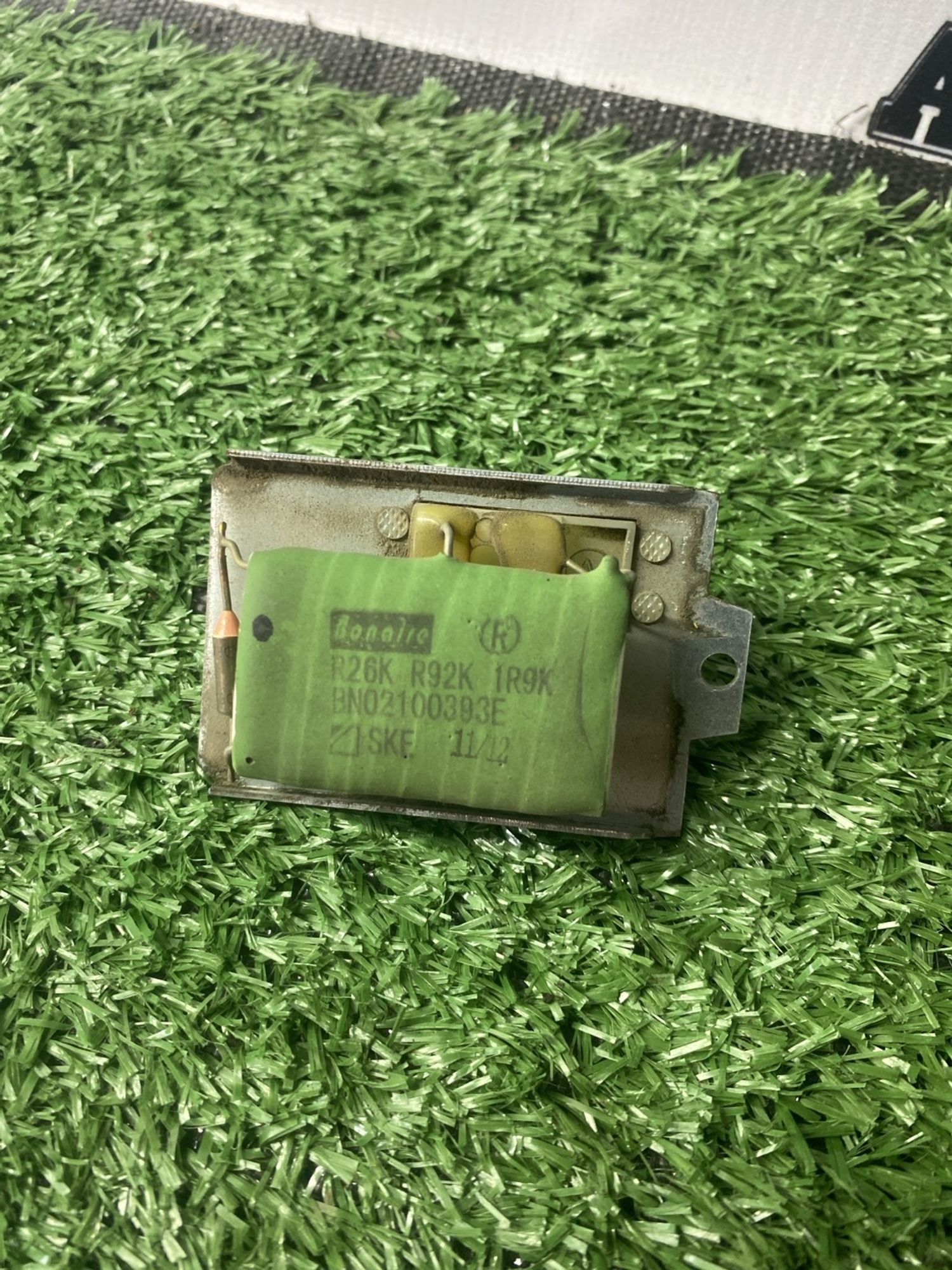 https://ycs.partsauto.market/partsauto-images/thmbs/userImages/cca1856e256b5441544f9aba03b424a6/part/7b7e6a65-79d9-4049-bcb6-9948bd9fa46b_1781075896875.jpg