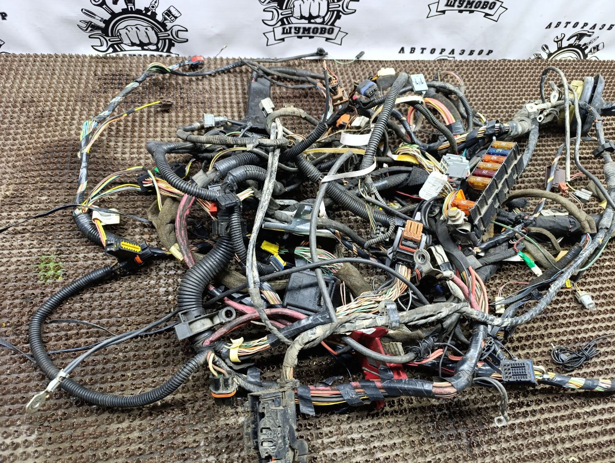 https://ycs.partsauto.market/partsauto-images/thmbs/userImages/cca1856e256b5441544f9aba03b424a6/part/7c77d403-a314-403f-960d-d540e23882a3_1745349229819.jpg