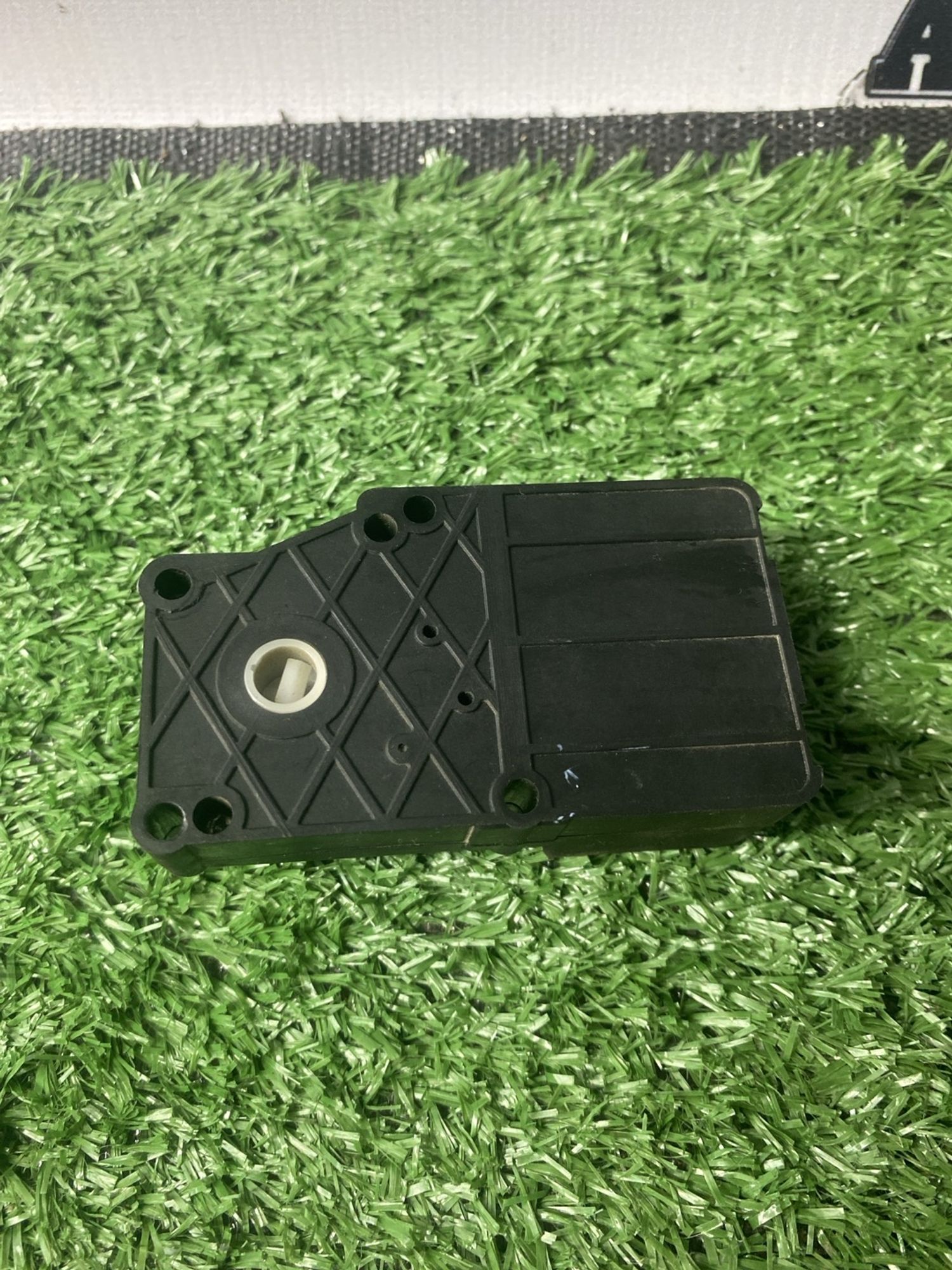 https://ycs.partsauto.market/partsauto-images/thmbs/userImages/cca1856e256b5441544f9aba03b424a6/part/7cc2de99-3ba1-4c7f-a0f1-99363e54ebf2_1781077079380.jpg
