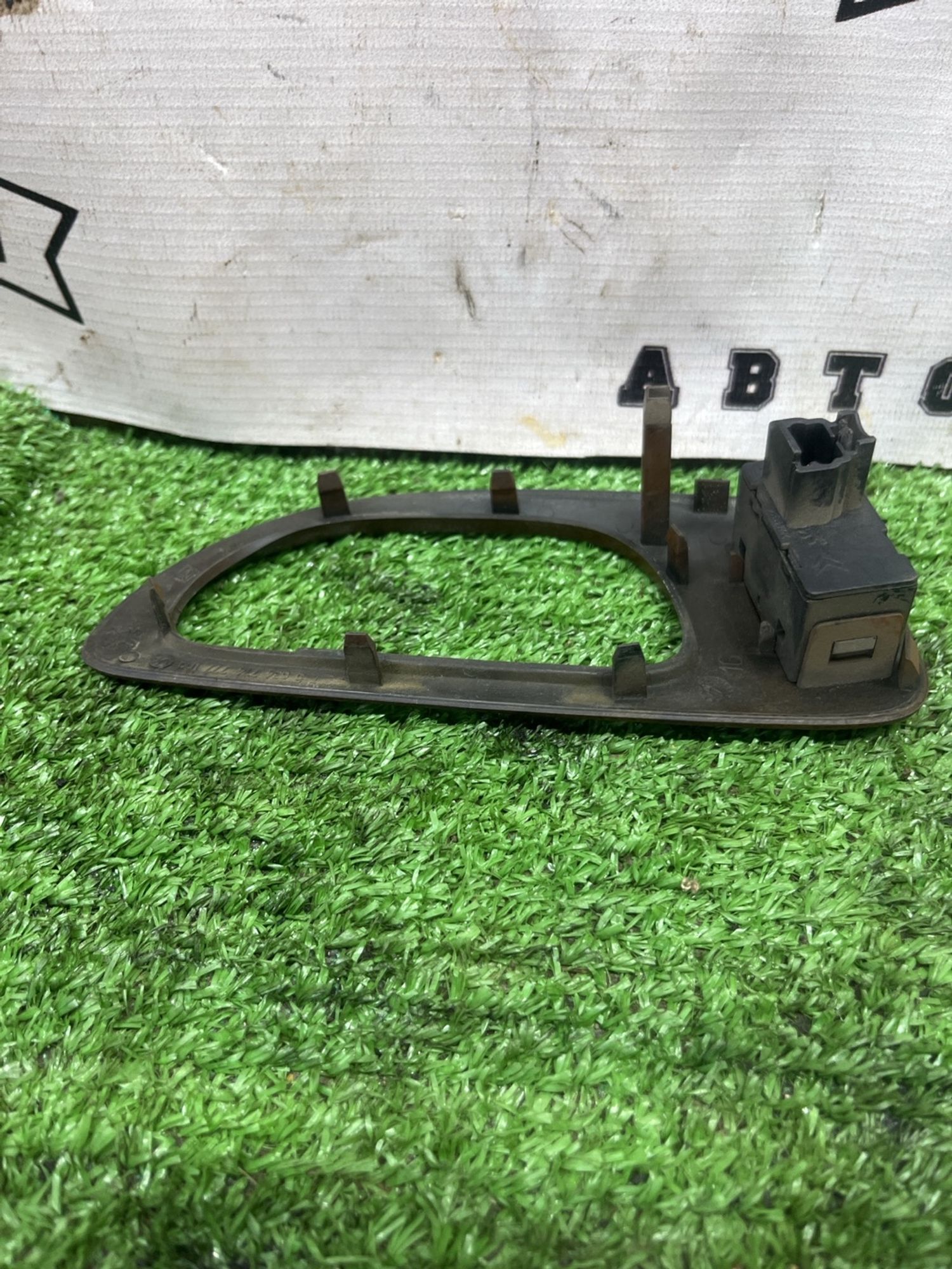 https://ycs.partsauto.market/partsauto-images/thmbs/userImages/cca1856e256b5441544f9aba03b424a6/part/7f221cf3-2446-4110-8428-54a97e8f5933_1777451592286.jpg