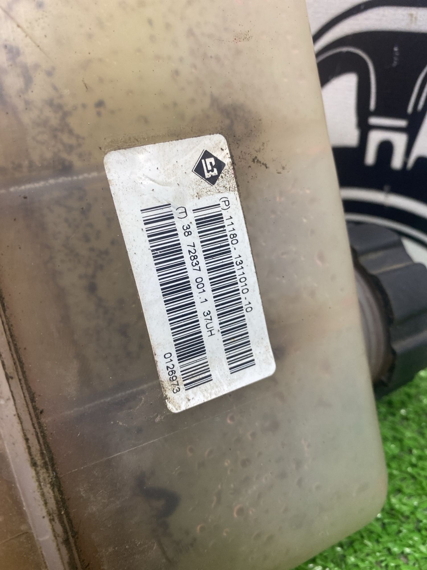 https://ycs.partsauto.market/partsauto-images/thmbs/userImages/cca1856e256b5441544f9aba03b424a6/part/803e3b0c-7aa2-4aae-92e7-7fde2bd55fcb_1783489568045.jpg