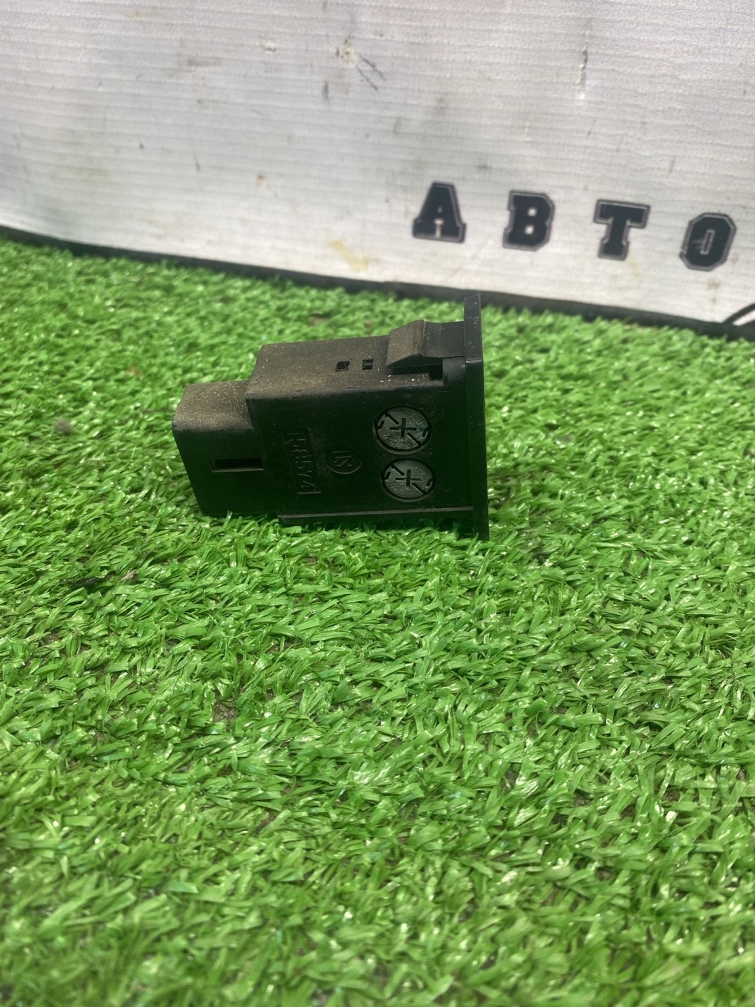 https://ycs.partsauto.market/partsauto-images/thmbs/userImages/cca1856e256b5441544f9aba03b424a6/part/80723abe-824b-44ab-976a-c141f621be7d_1775046164701.jpg