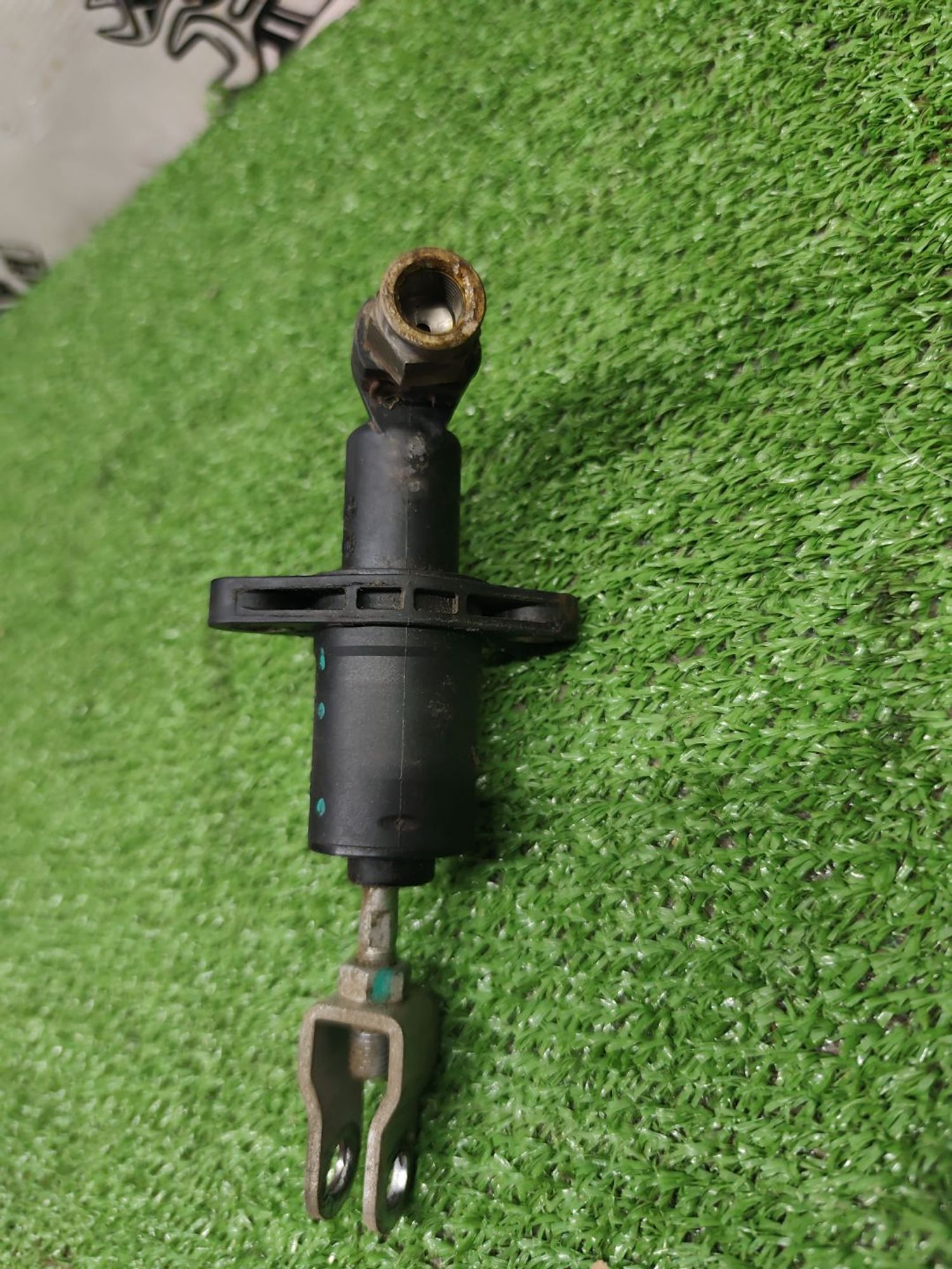 https://ycs.partsauto.market/partsauto-images/thmbs/userImages/cca1856e256b5441544f9aba03b424a6/part/8117b120-296b-4489-aa9d-50bc0df99a92_1781007008540.jpg