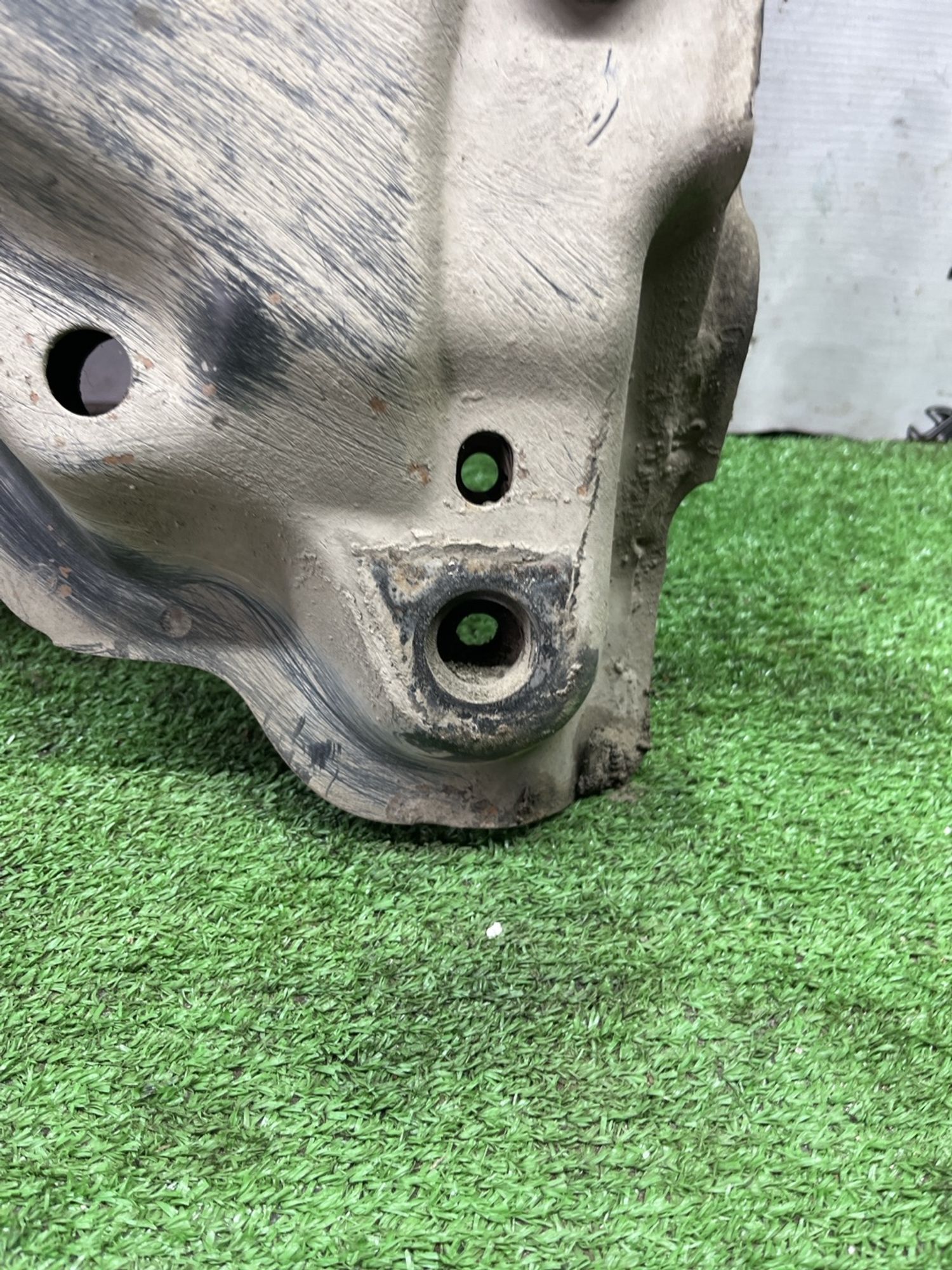 https://ycs.partsauto.market/partsauto-images/thmbs/userImages/cca1856e256b5441544f9aba03b424a6/part/8135b5d6-6f69-4869-a1bd-8190e77c98fd_1777895127311.jpg