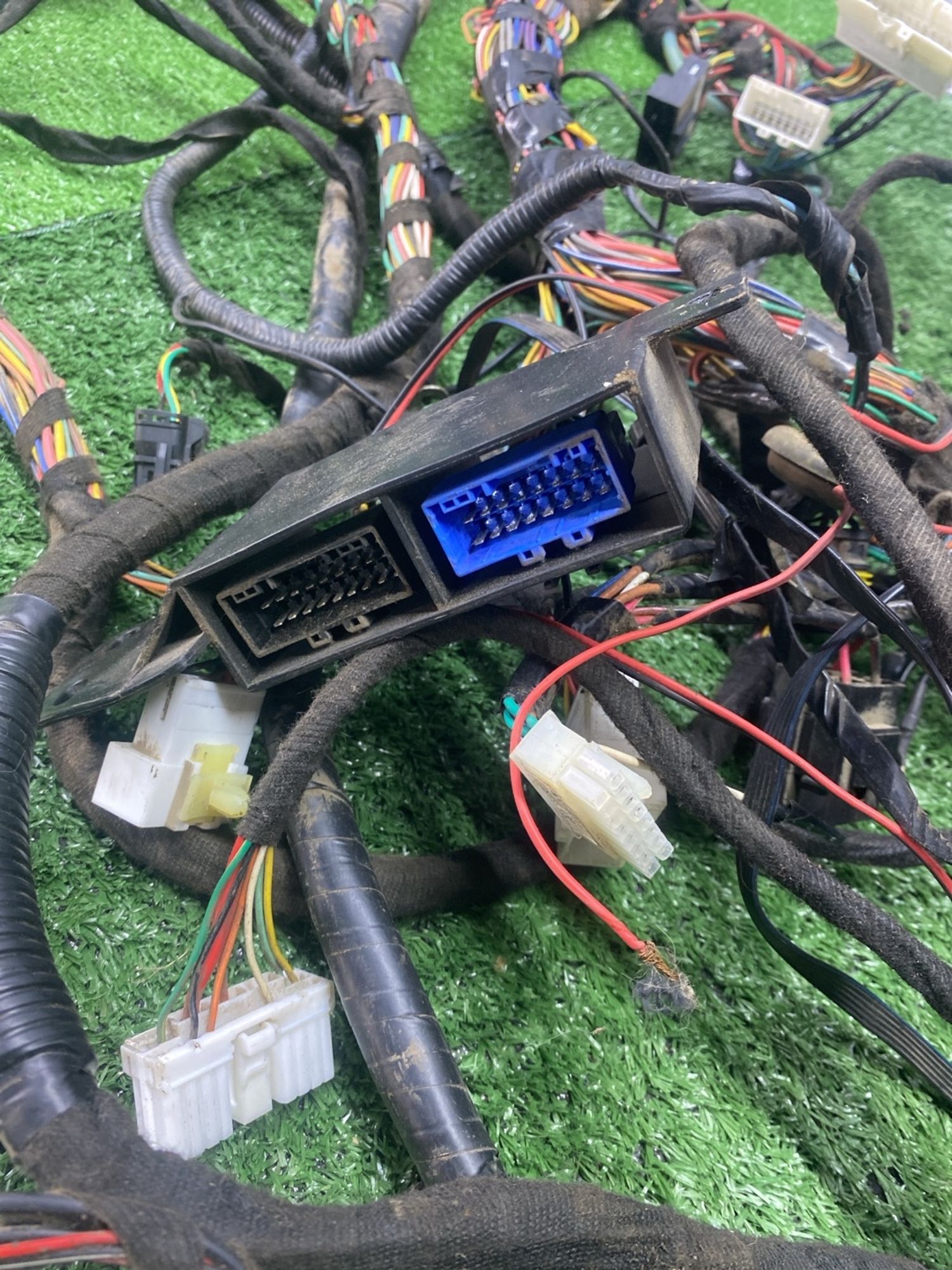 https://ycs.partsauto.market/partsauto-images/thmbs/userImages/cca1856e256b5441544f9aba03b424a6/part/827b261f-e534-40d8-a334-fca0485b237a_1781084156577.jpg